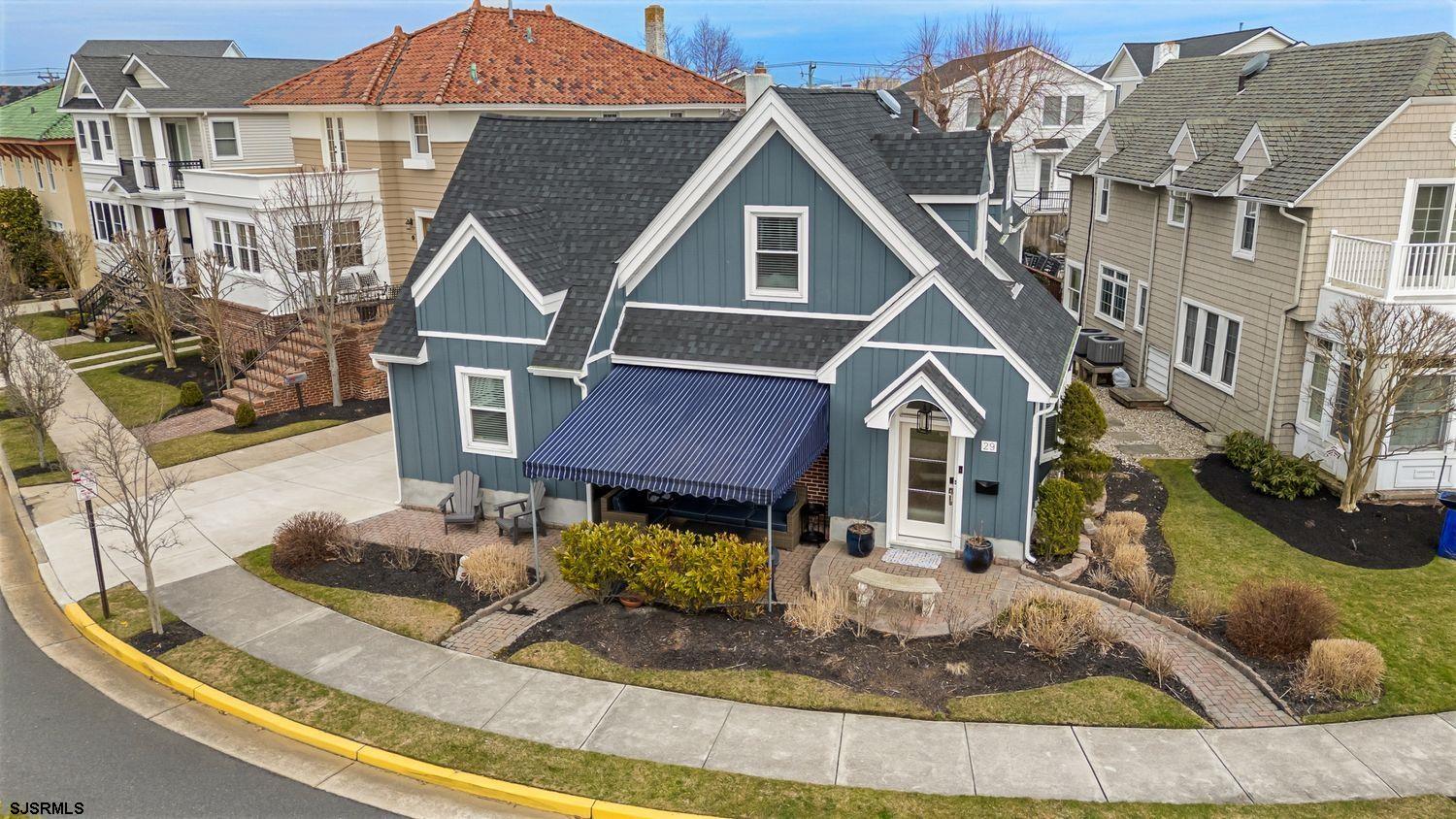 29 East Dr