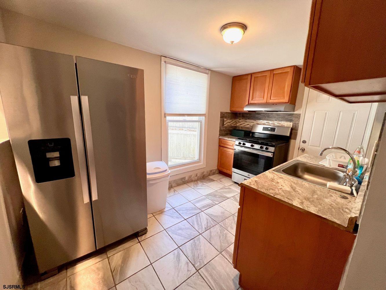 122 N Sacremento Ave