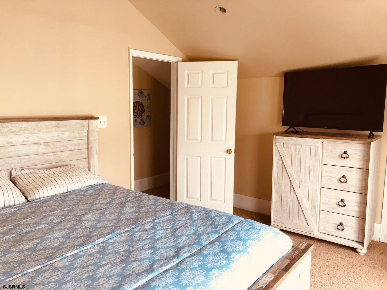 122 N Sacremento Ave