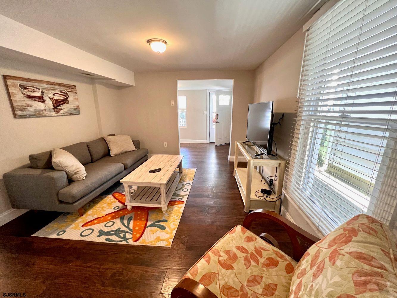 122 N Sacremento Ave