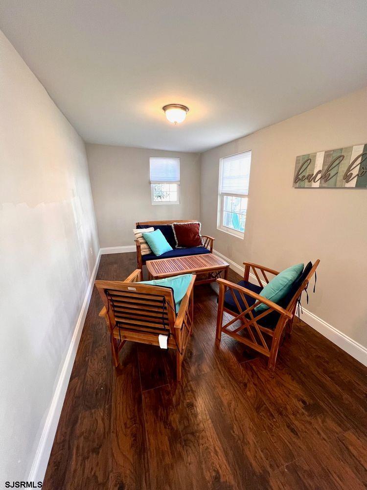 122 N Sacremento Ave