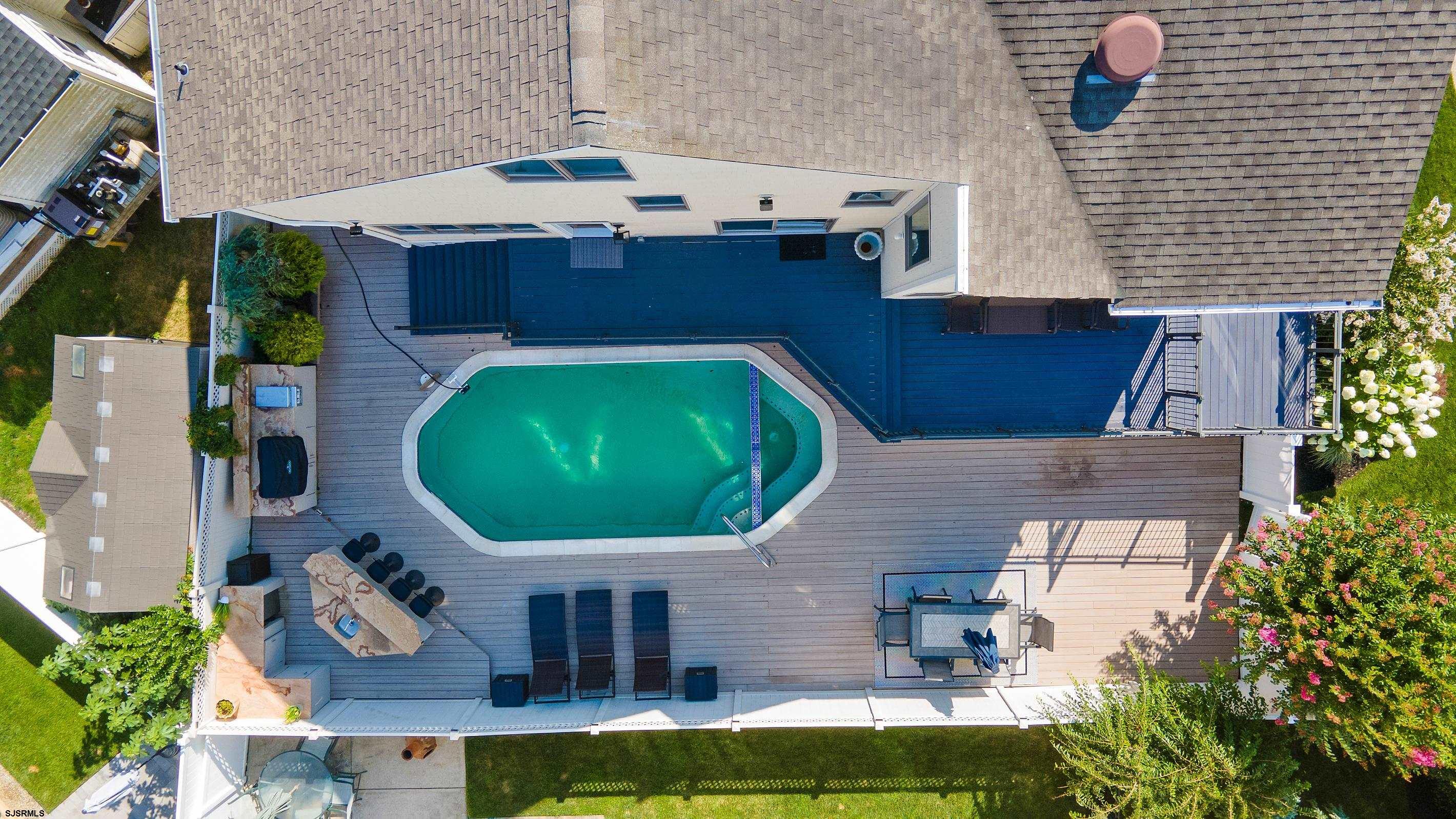 7600 Bayshore Dr
