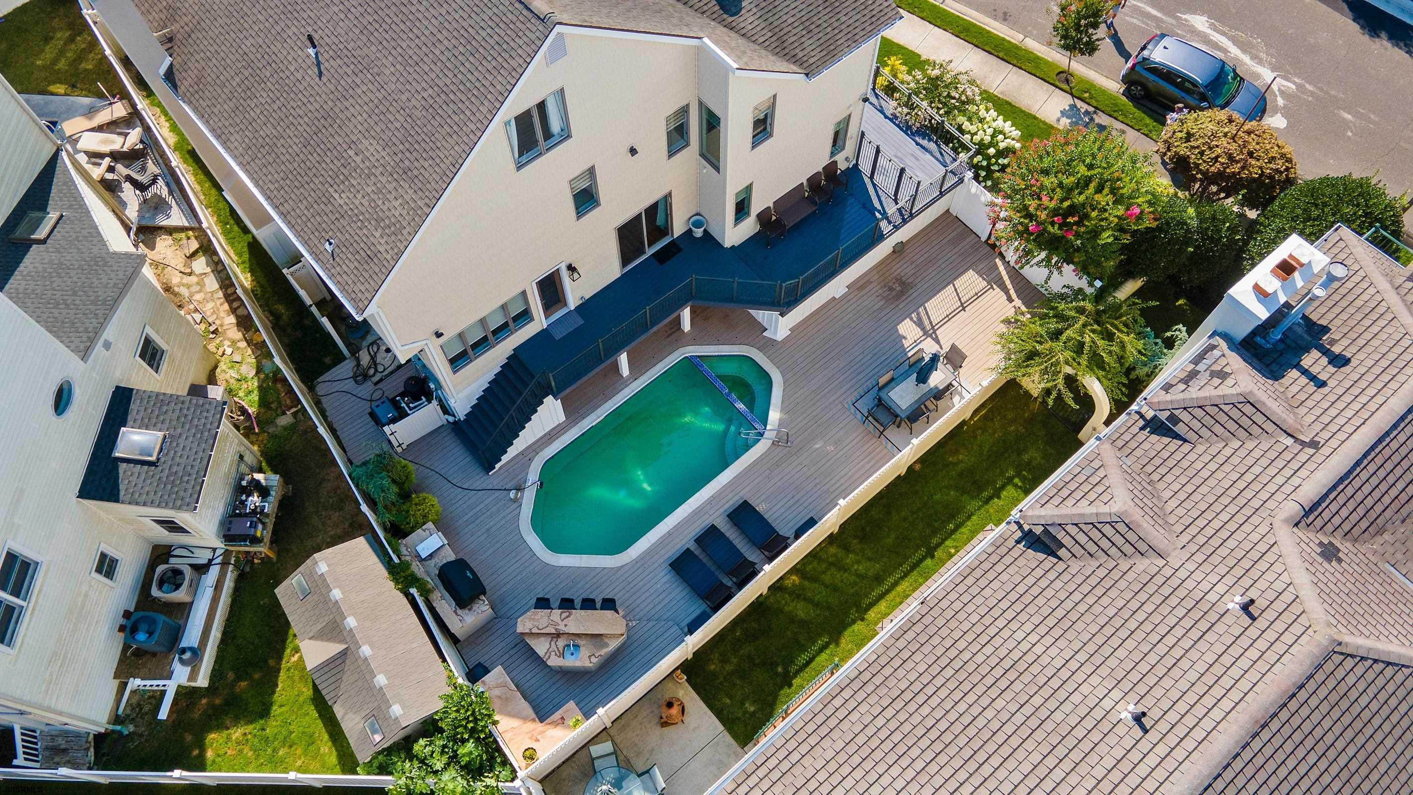 7600 Bayshore Dr
