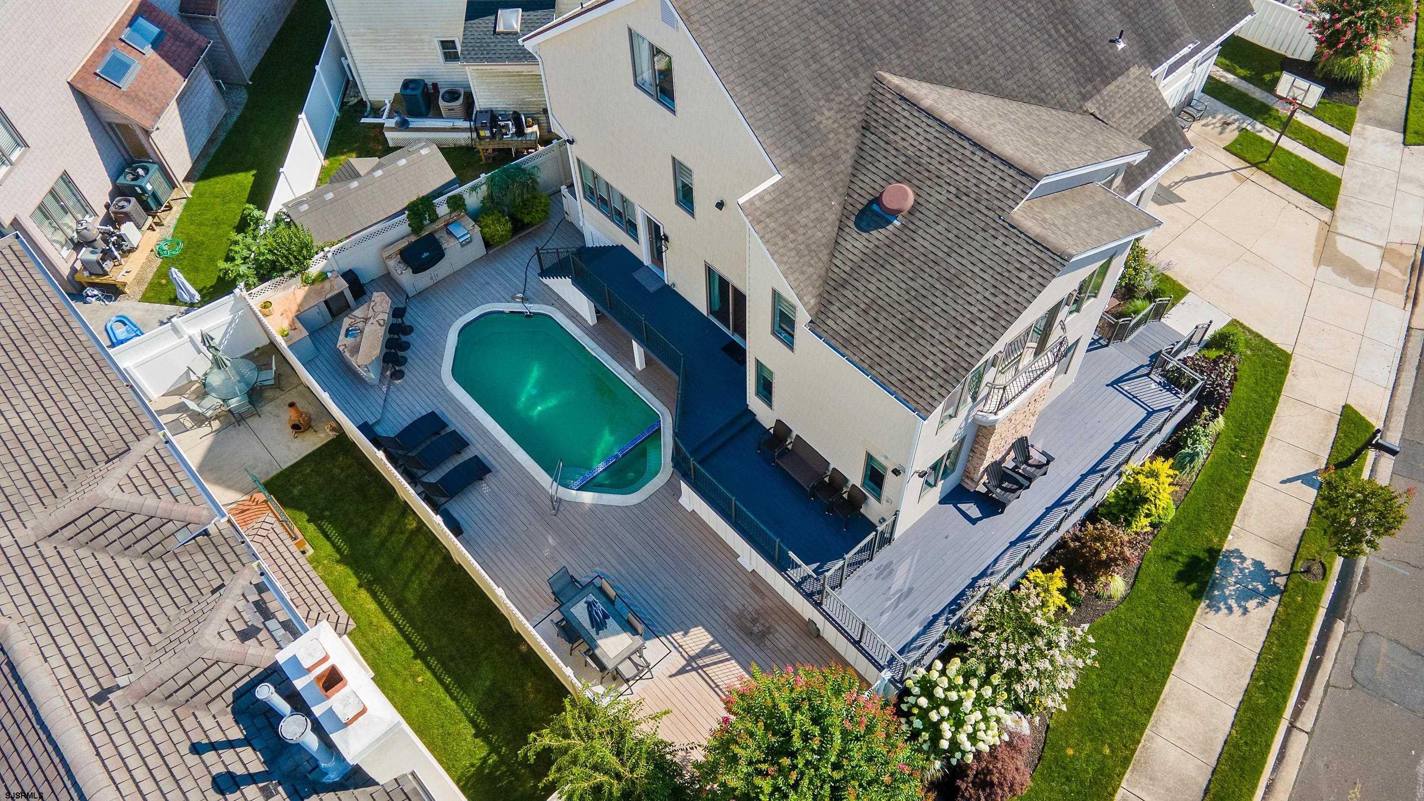 7600 Bayshore Dr