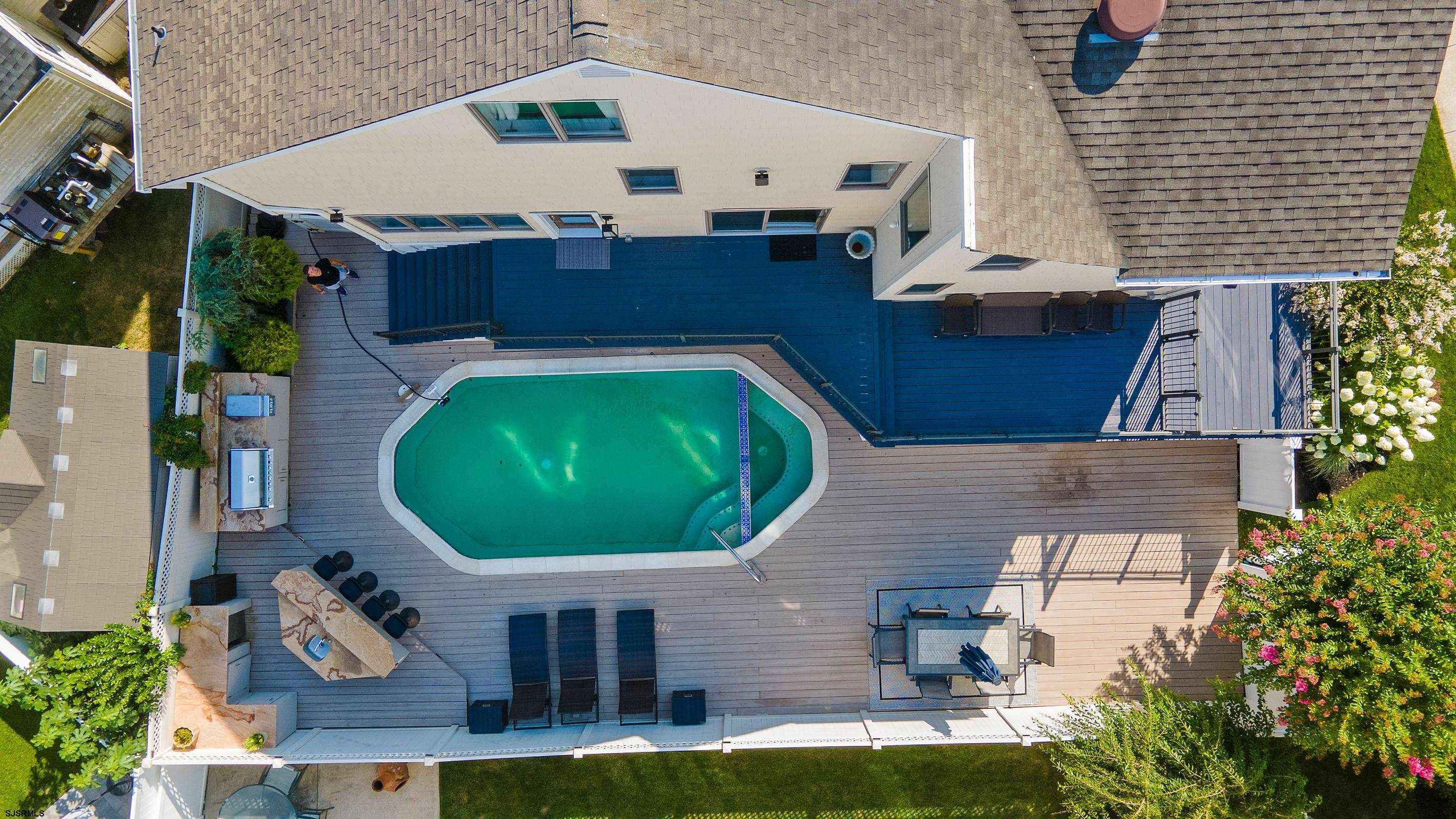 7600 Bayshore Dr