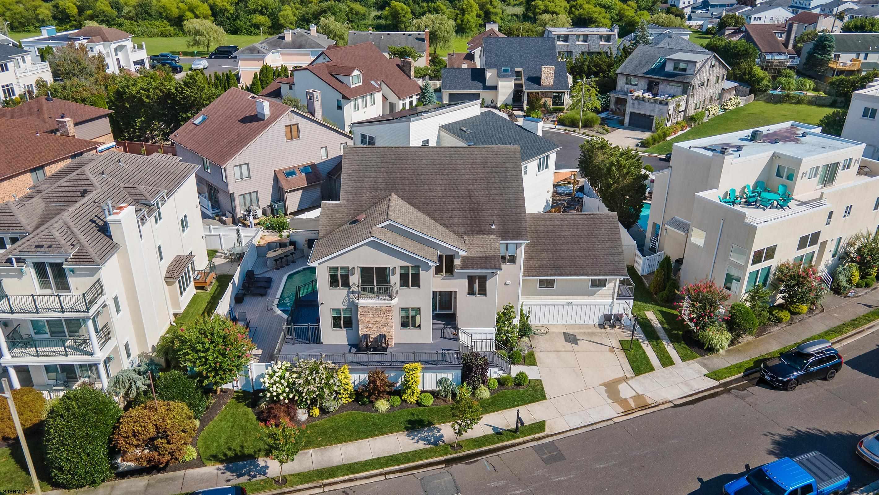 7600 Bayshore Dr