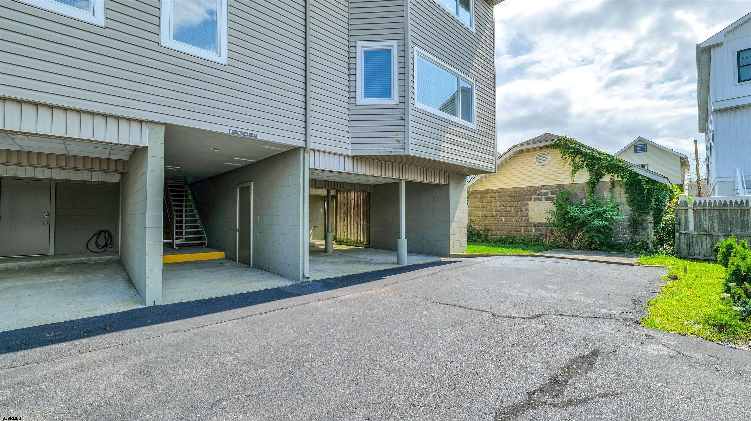 16 N Monroe Ave