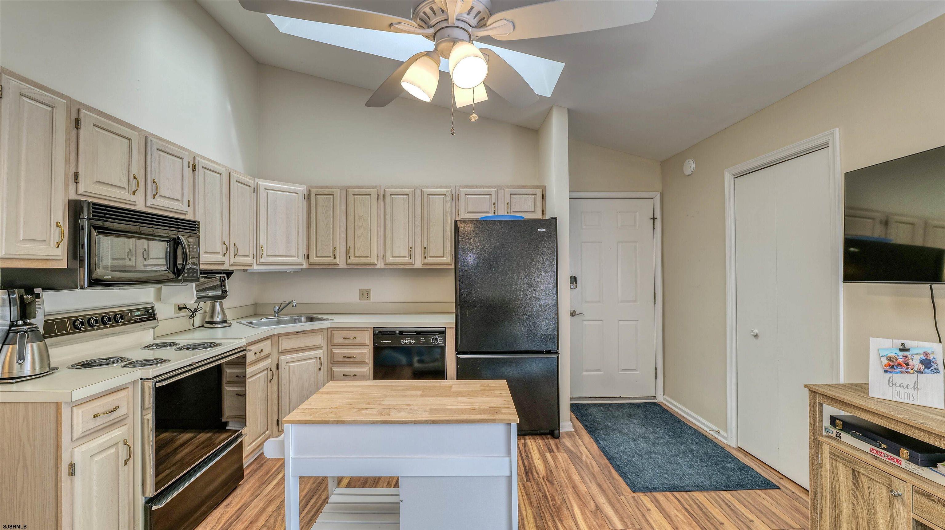 16 N Monroe Ave