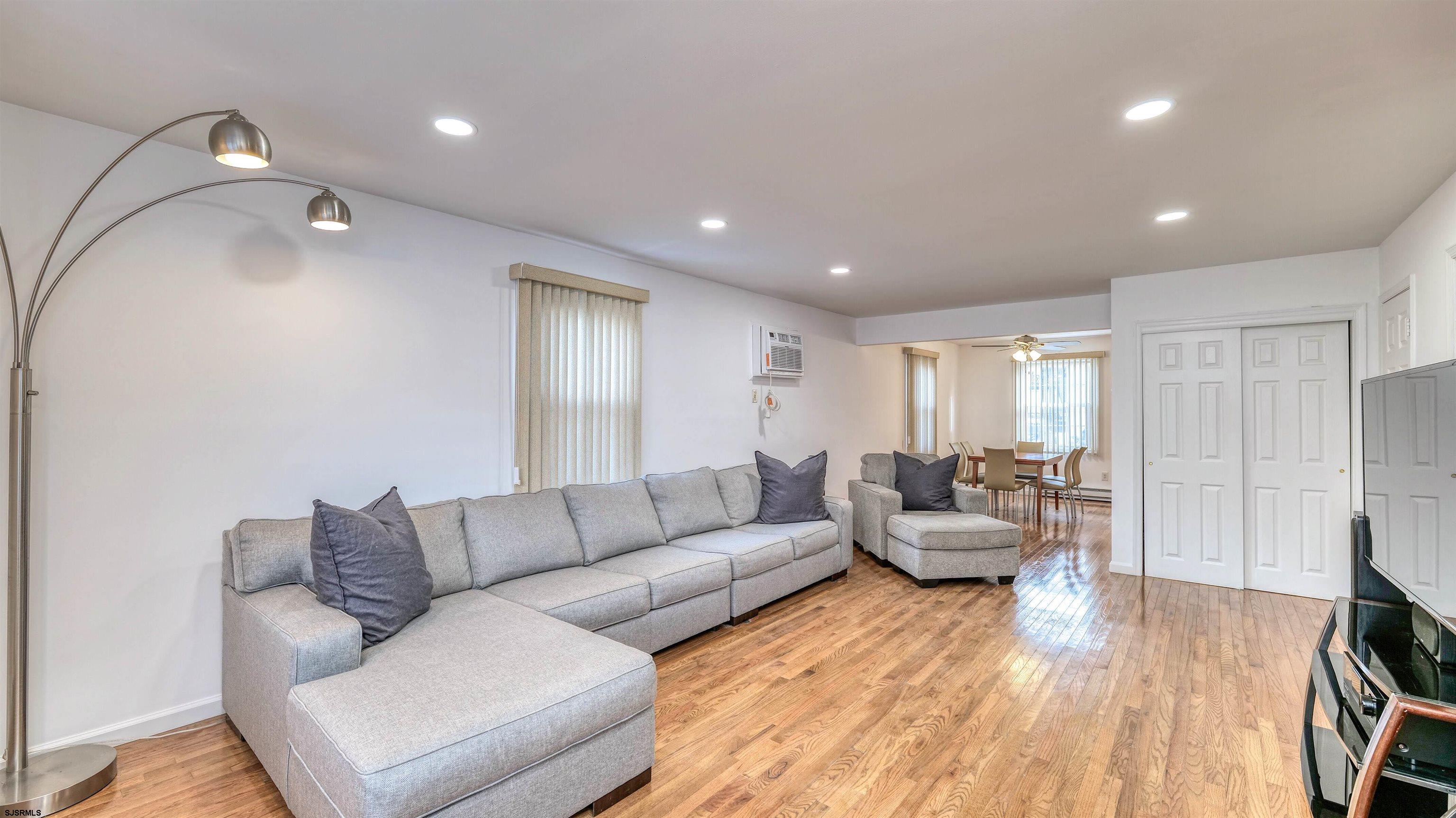 9709 Monmouth Ave Unit: C2