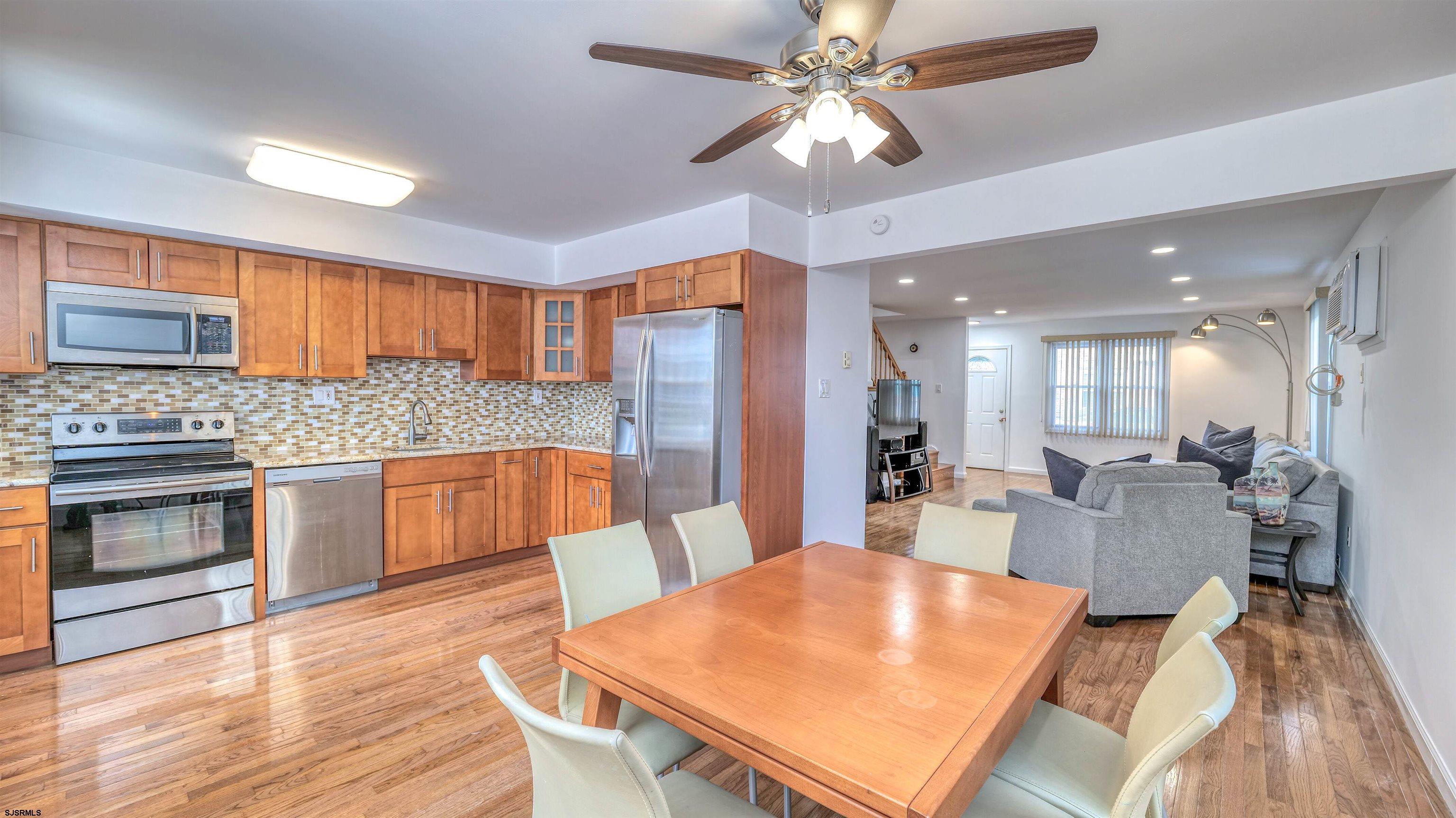 9709 Monmouth Ave Unit: C2