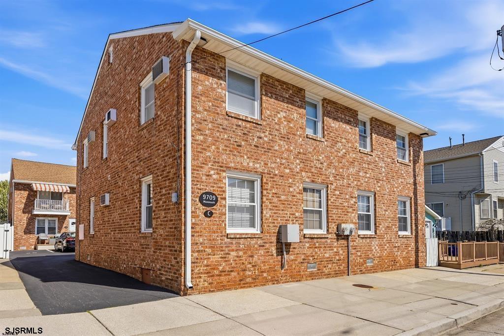 9709 Monmouth Ave