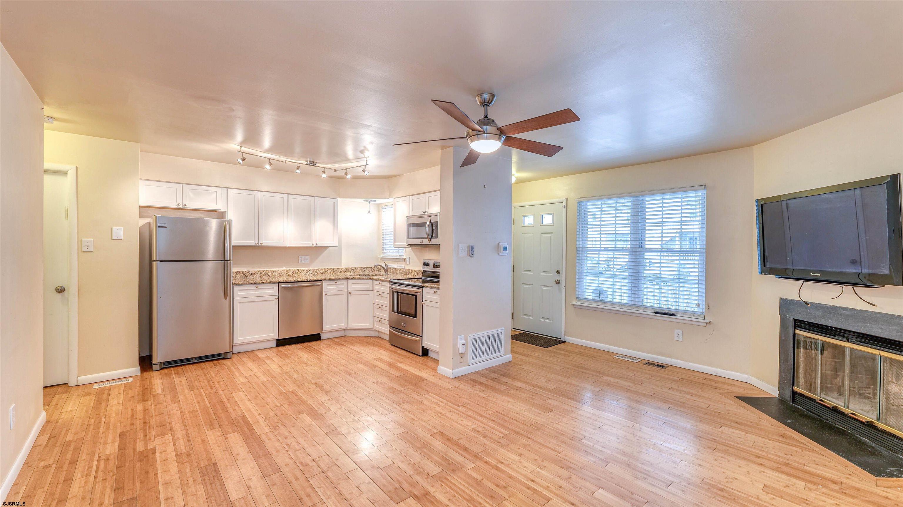 233 London Ct Unit: 233