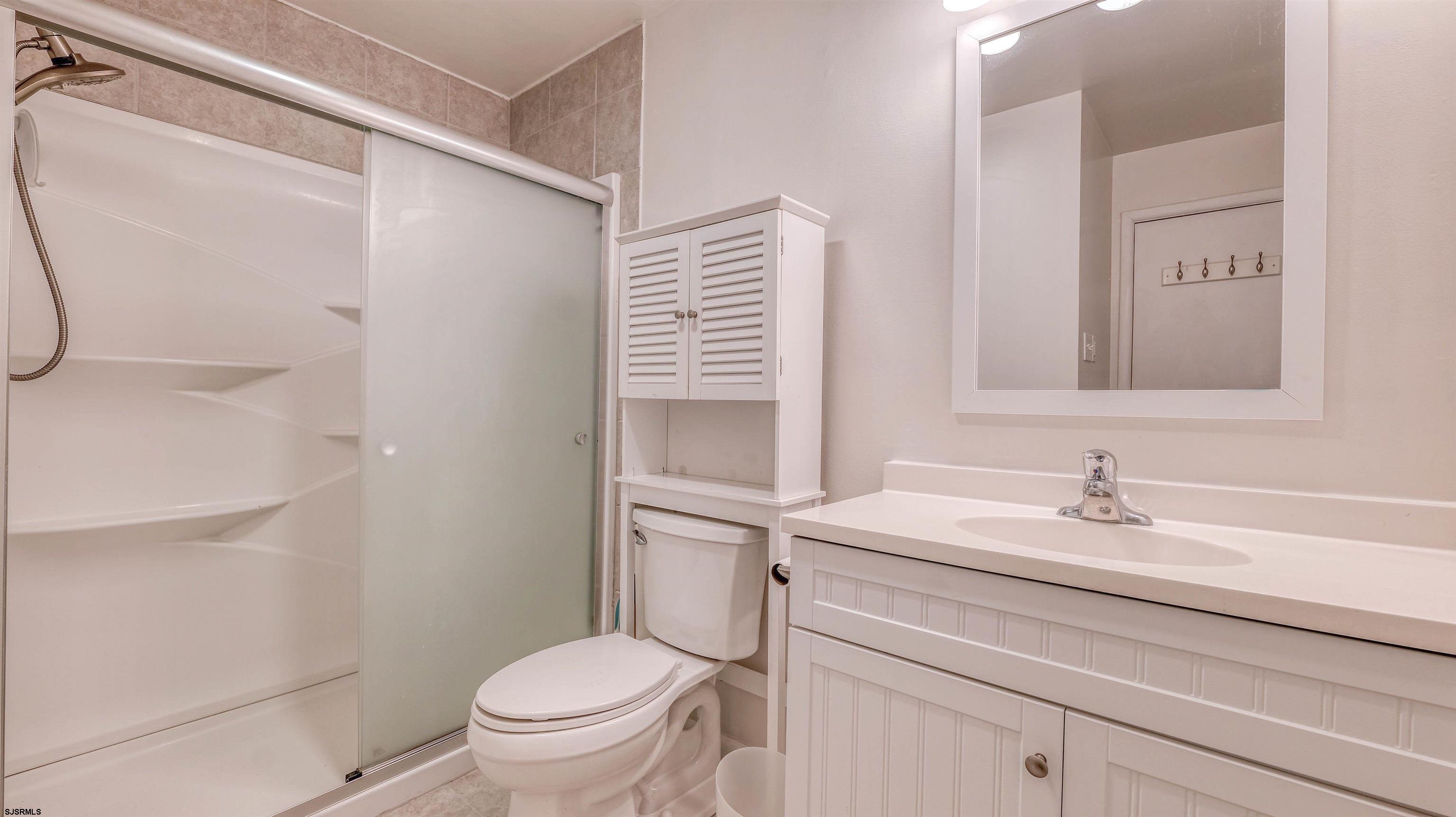 233 London Ct Unit: 233