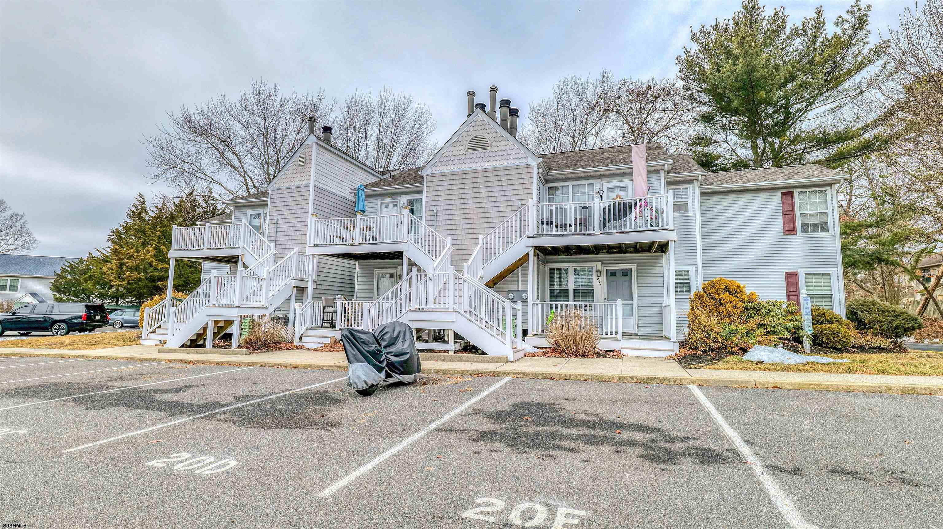 233 London Ct Unit: 233