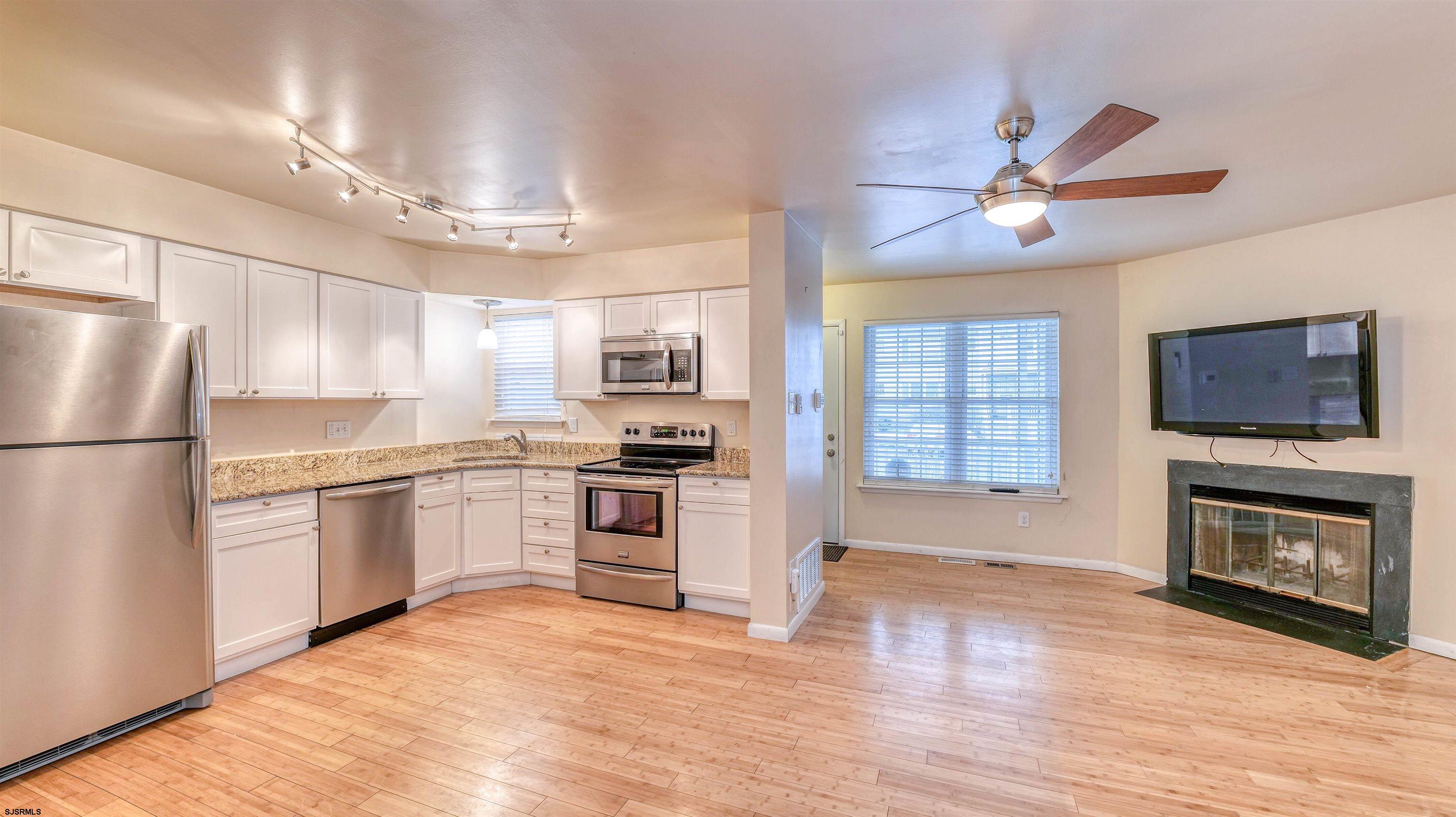 233 London Ct Unit: 233