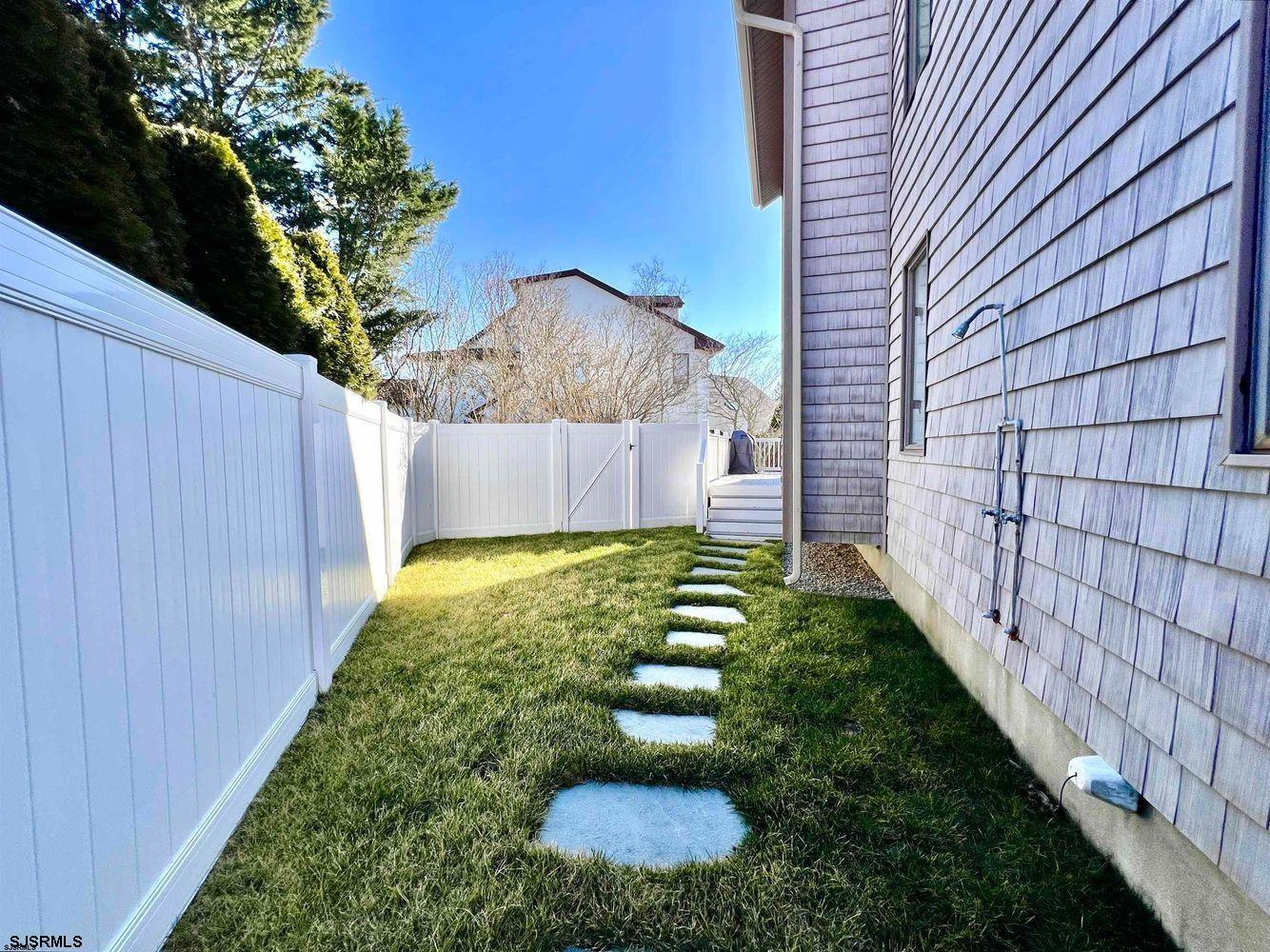 6 Brunswick Ct