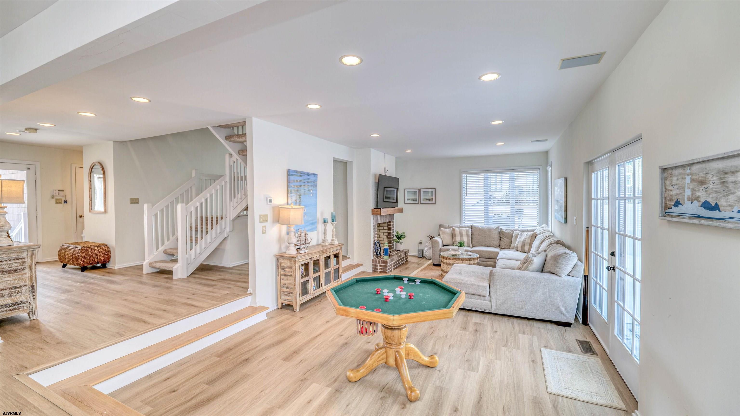 6 Brunswick Ct