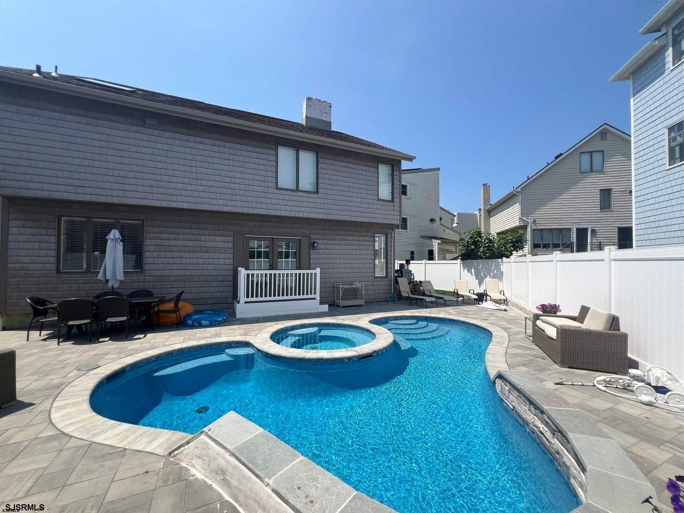 6 Brunswick Ct