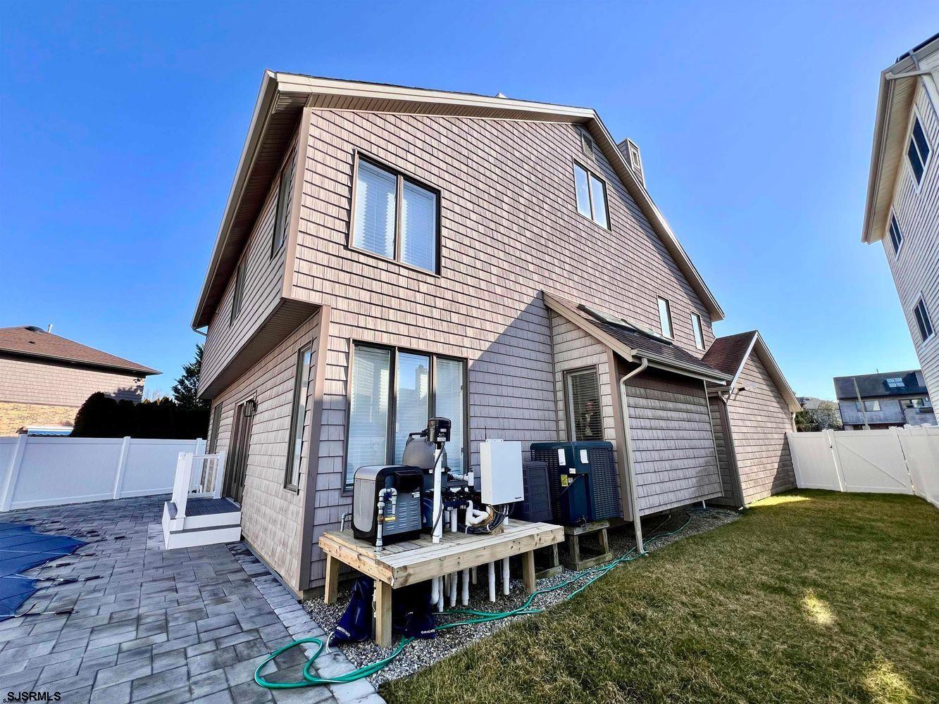 6 Brunswick Ct
