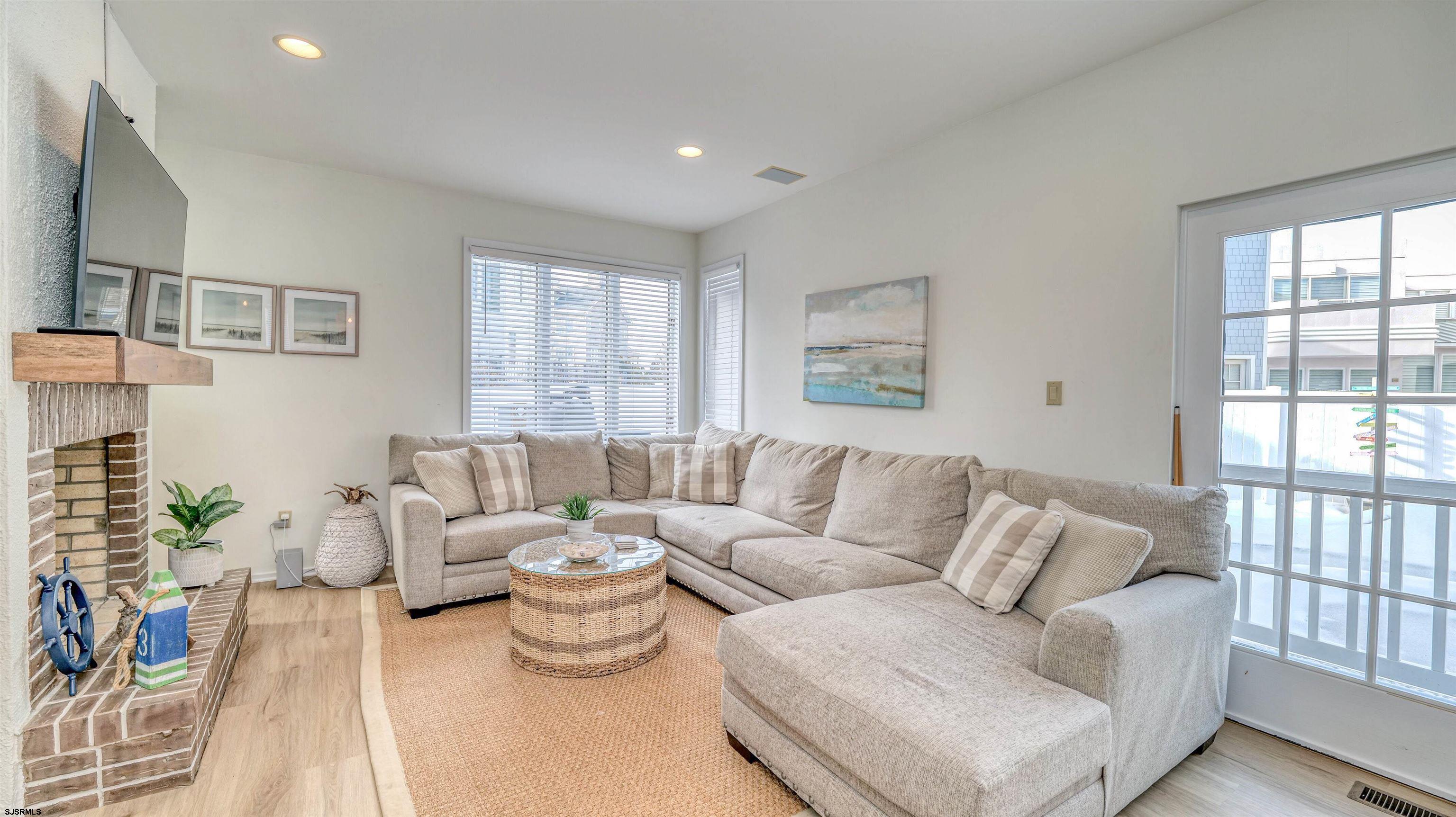 6 Brunswick Ct