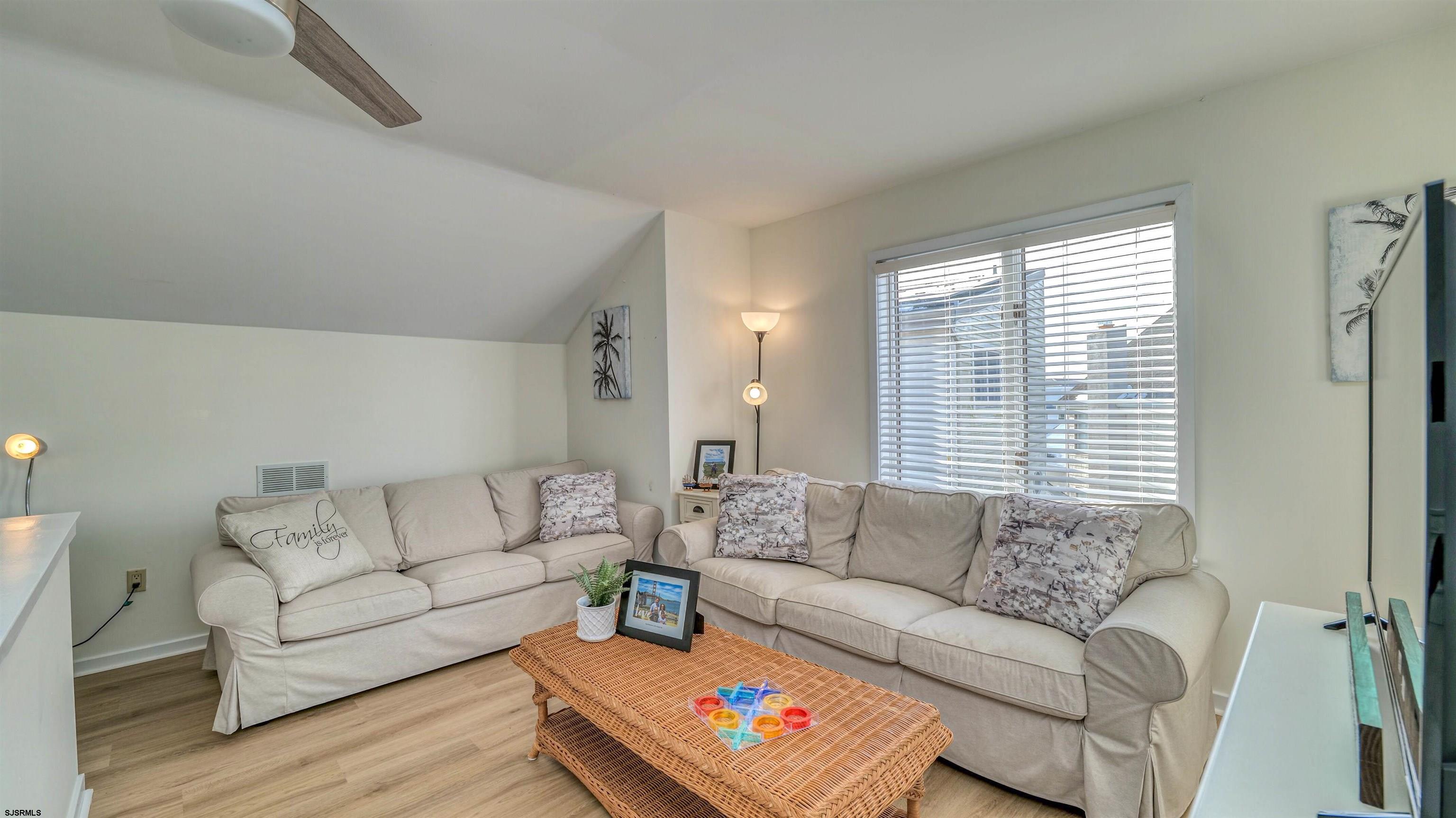 6 Brunswick Ct