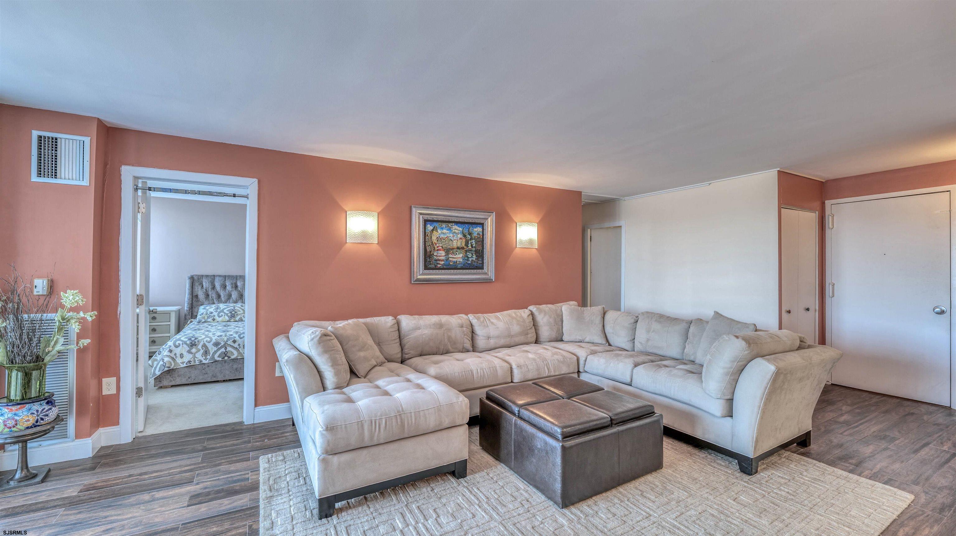 111 S 16th Ave Unit: 313