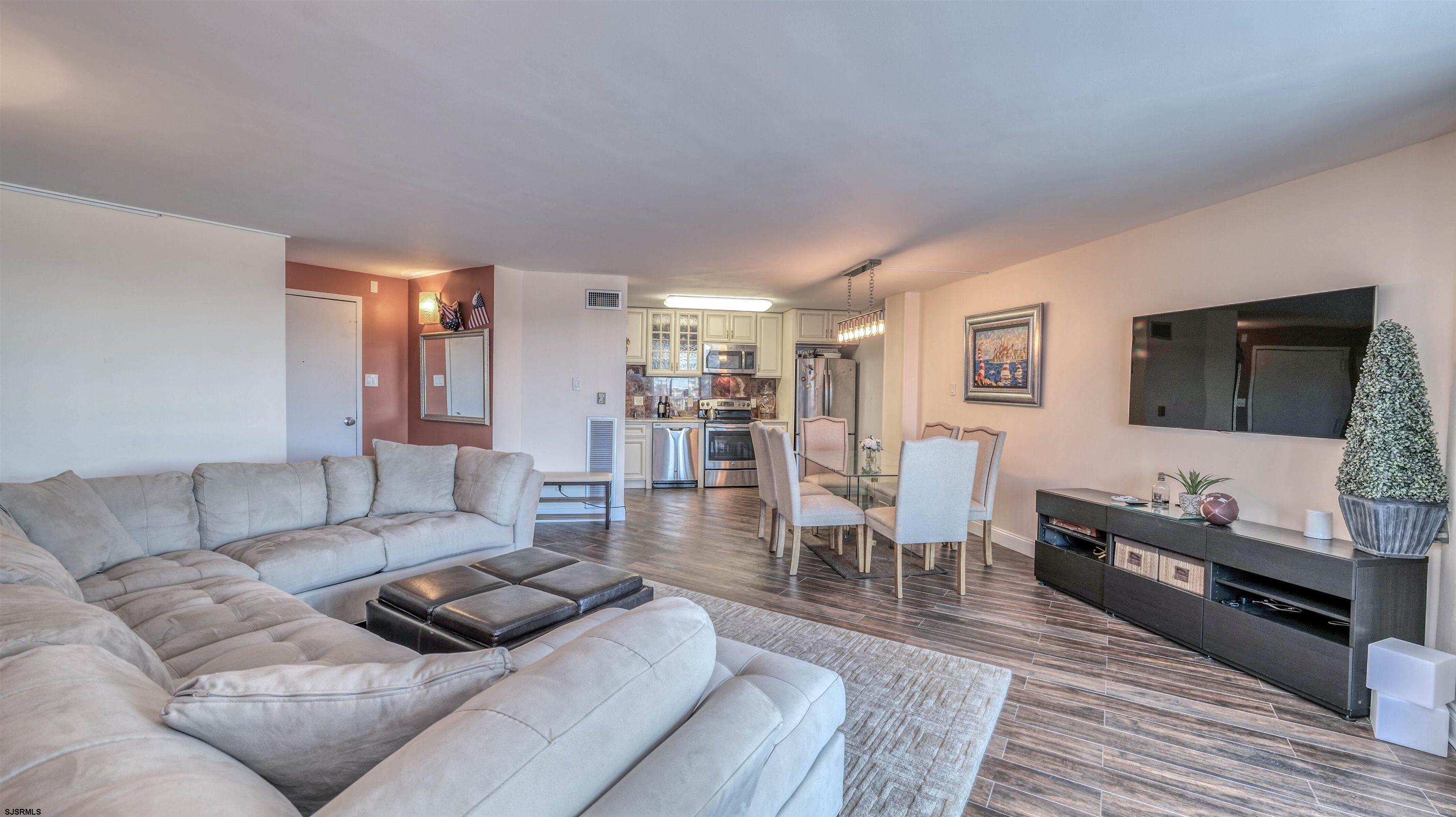 111 S 16th Ave Unit: 313