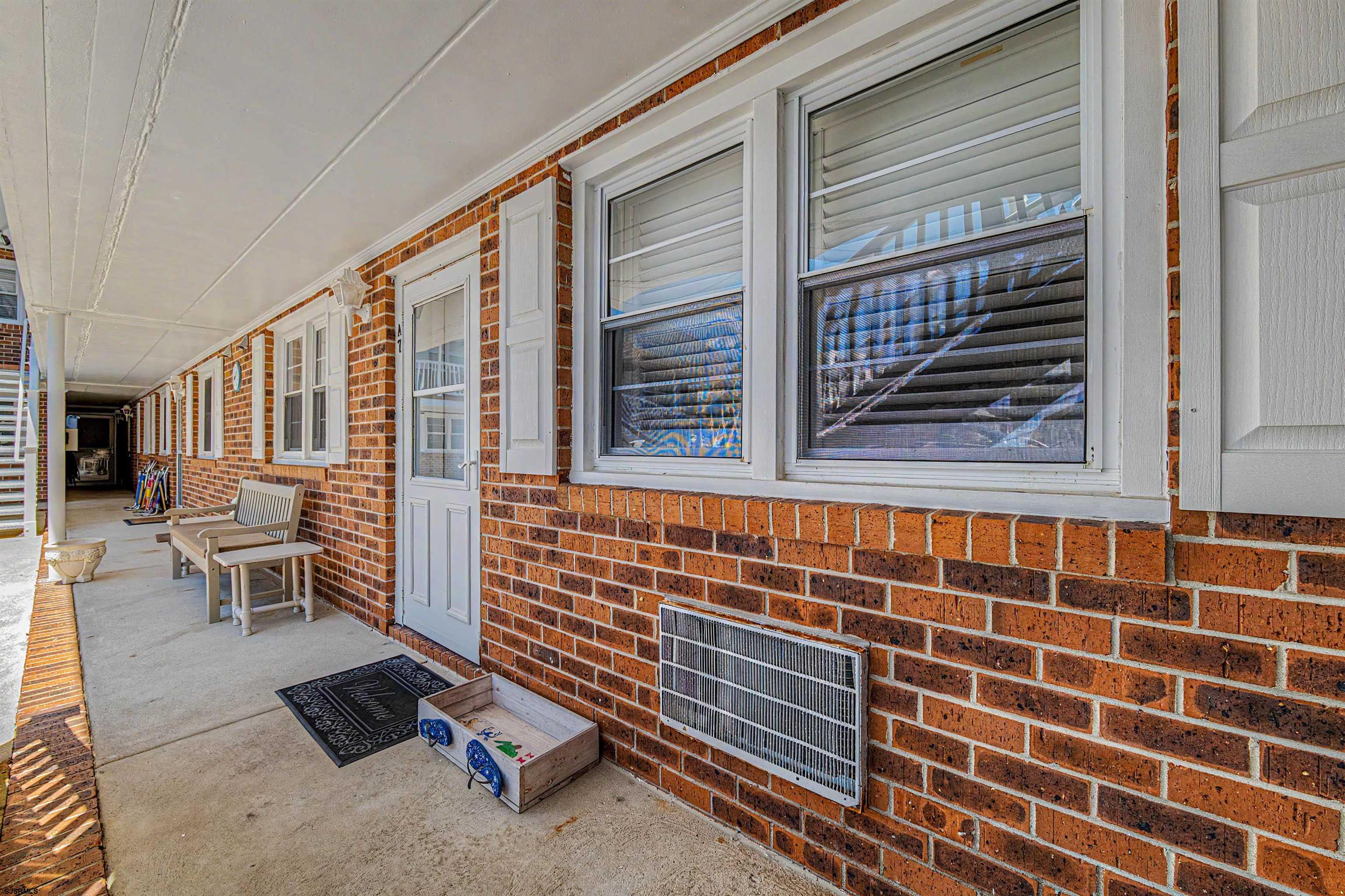 21 S Monroe Ave