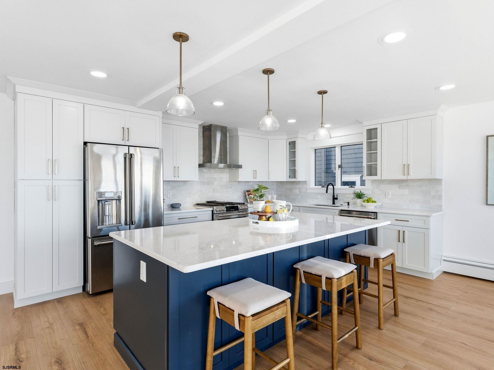 195 W 17th Street Unit: 1