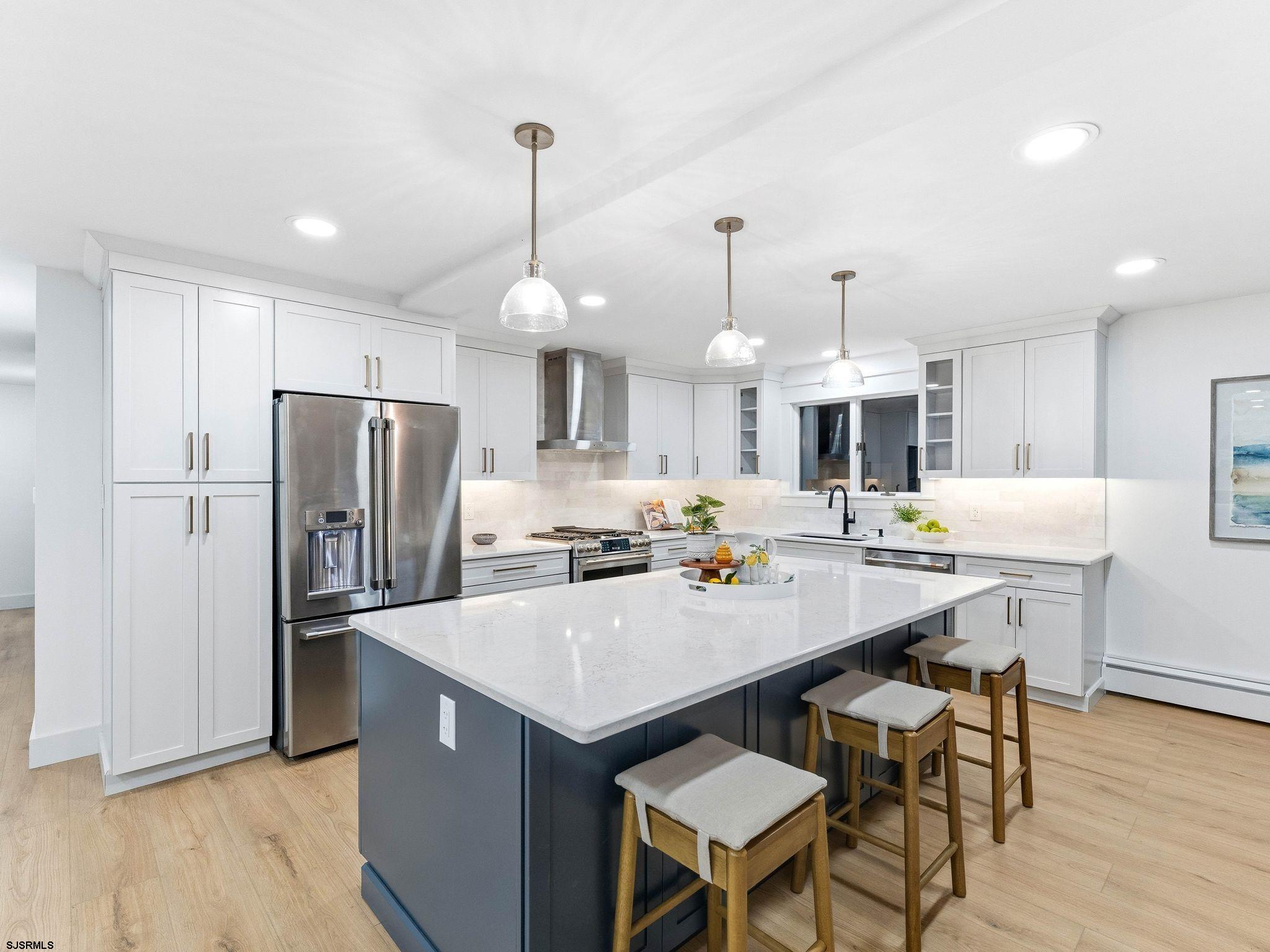 195 W 17th Street Unit: 1