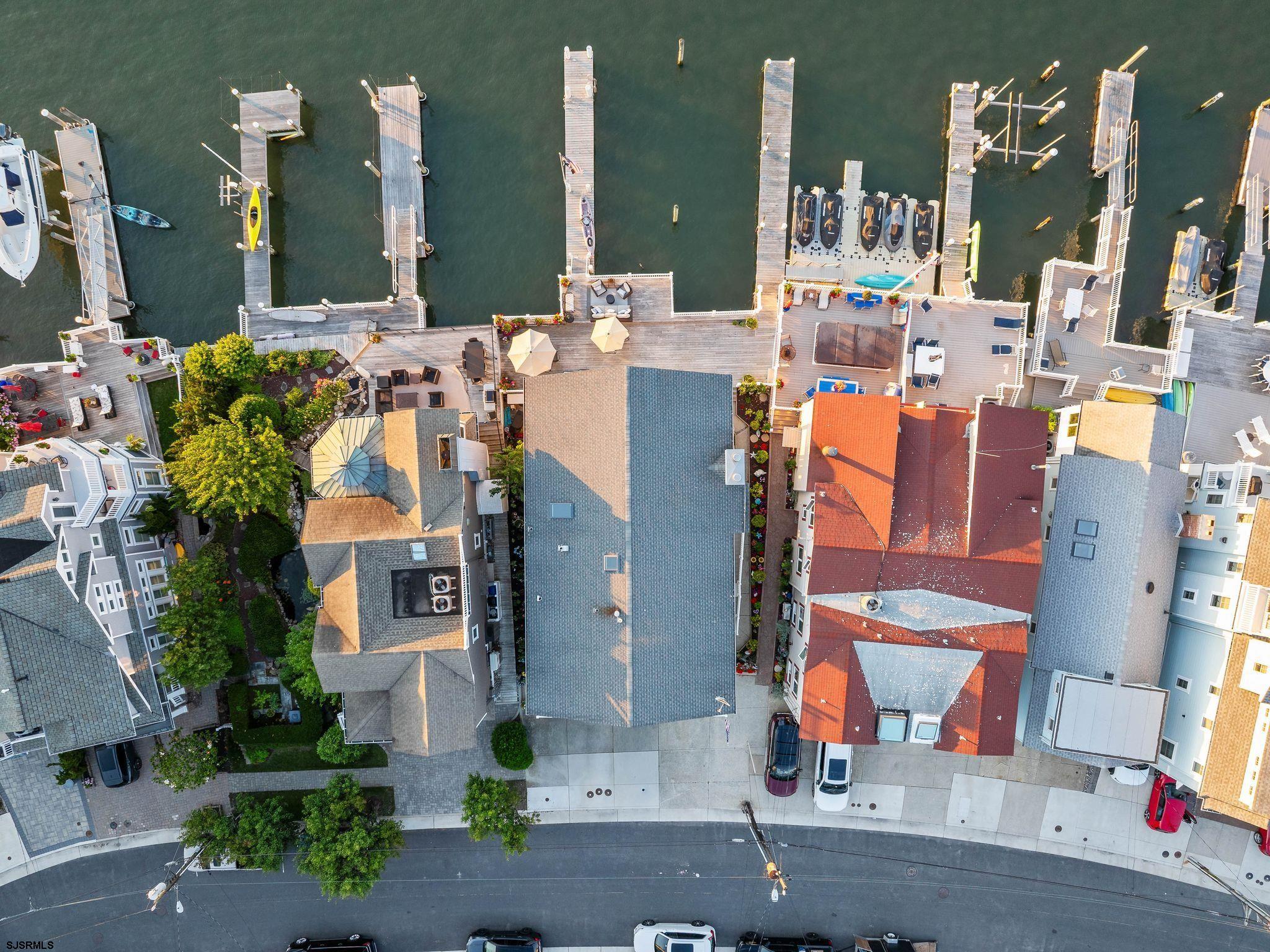 195 W 17th Street Unit: 1