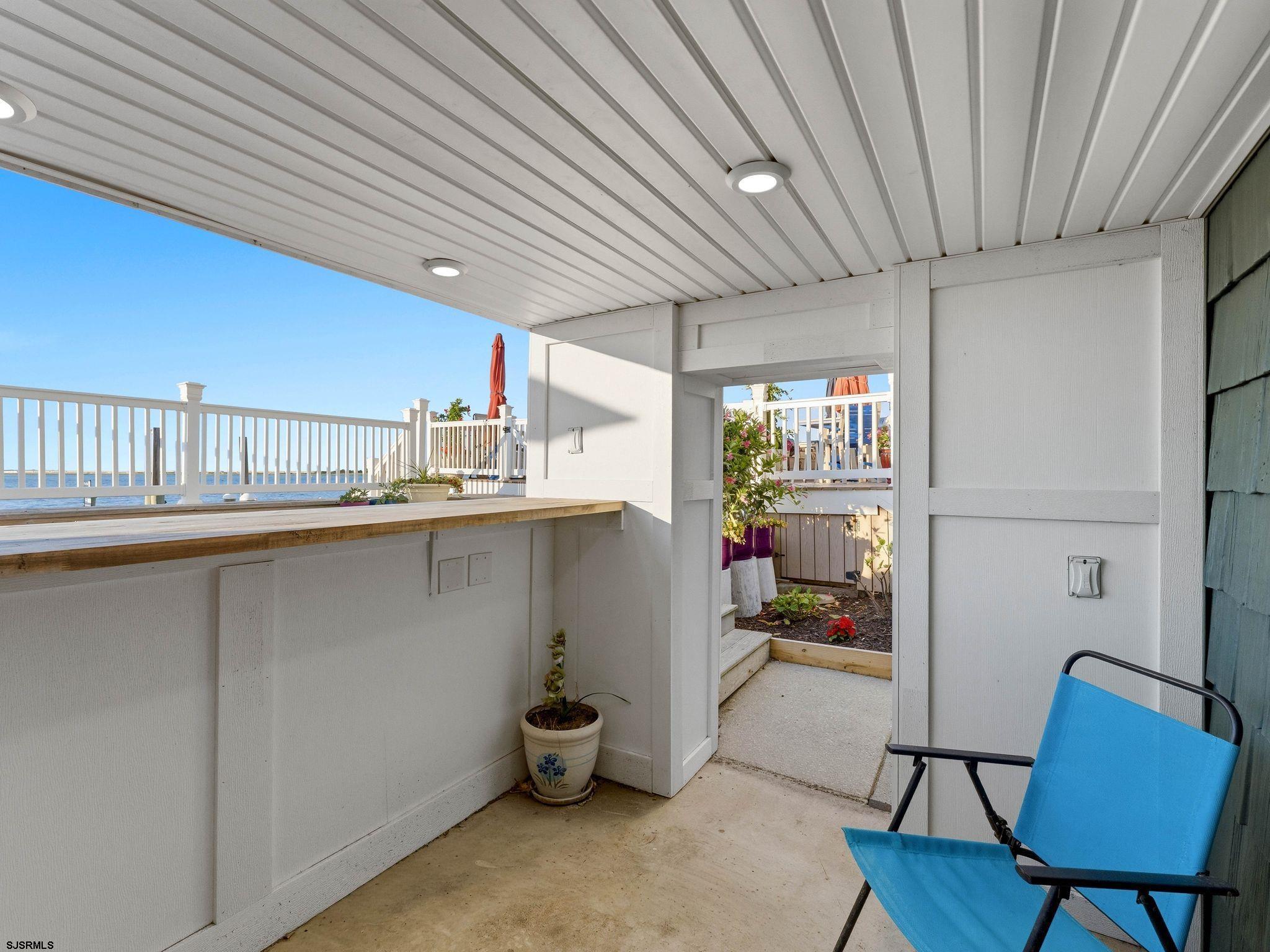 195 W 17th Street Unit: 1