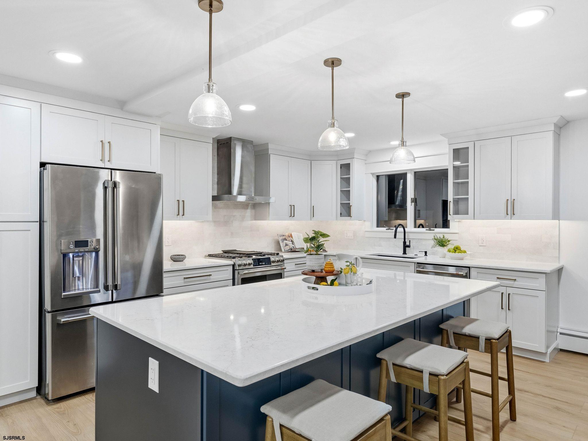 195 W 17th Street Unit: 1