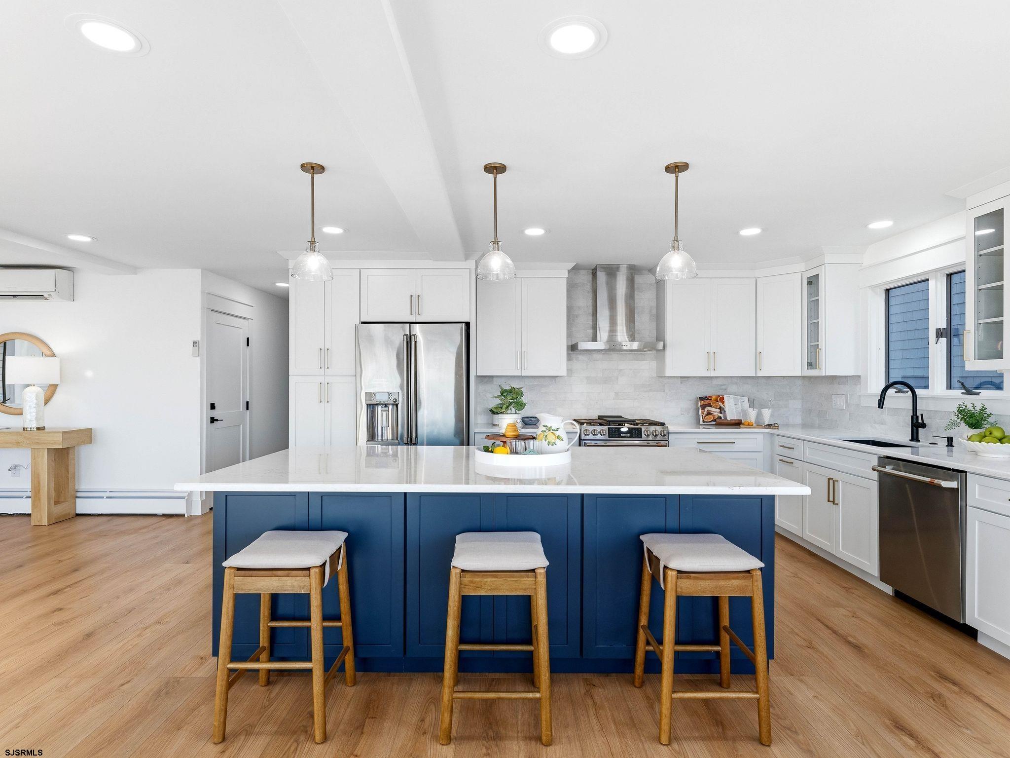 195 W 17th Street Unit: 1