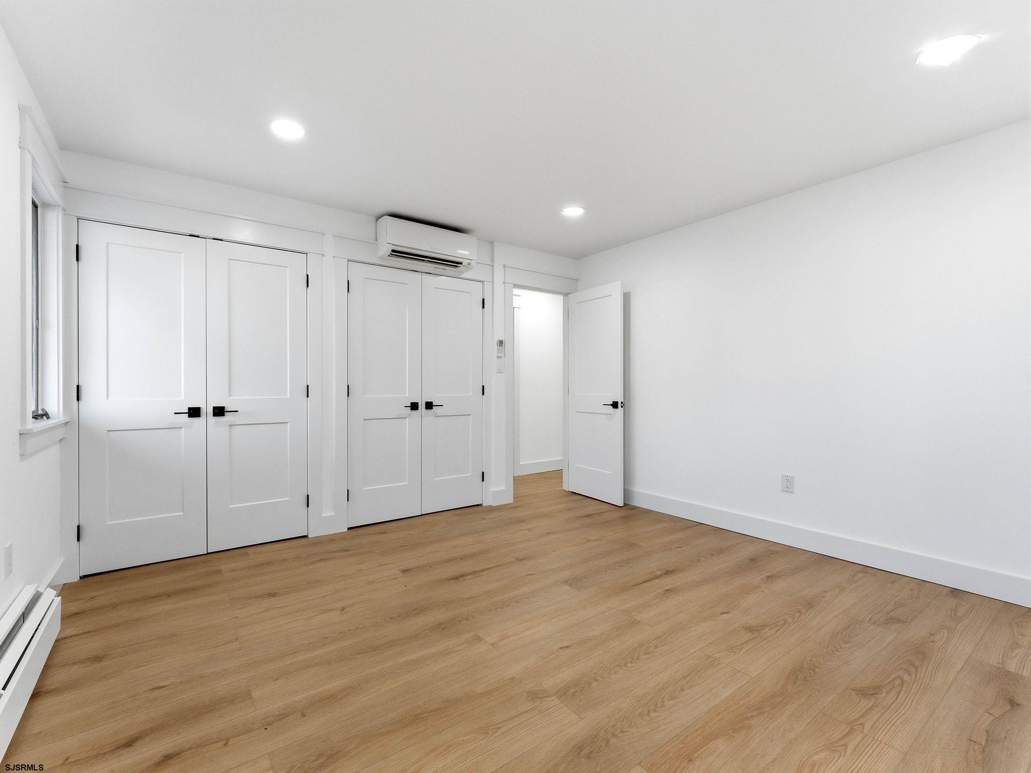 195 W 17th Street Unit: 1