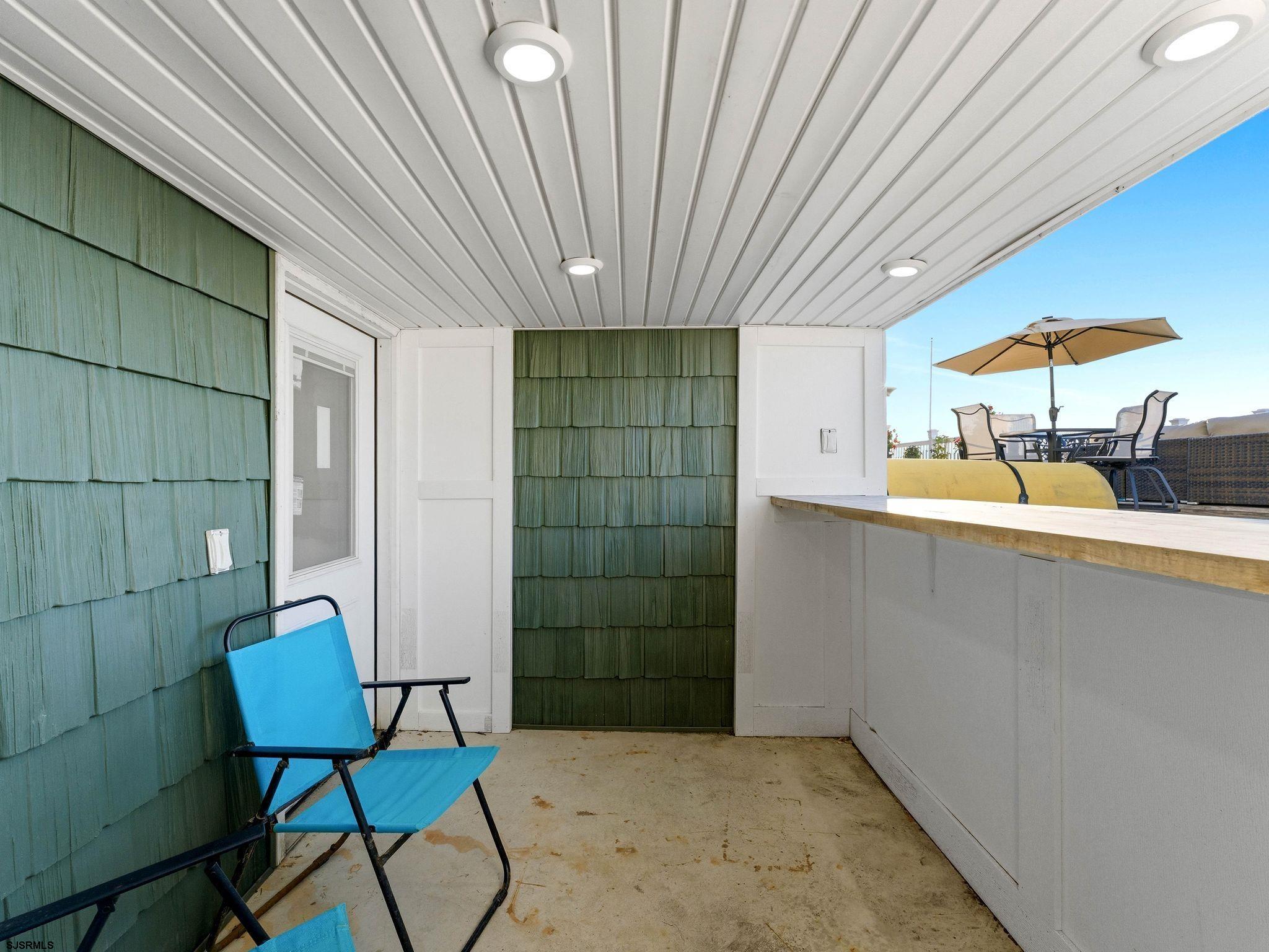 195 W 17th Street Unit: 1