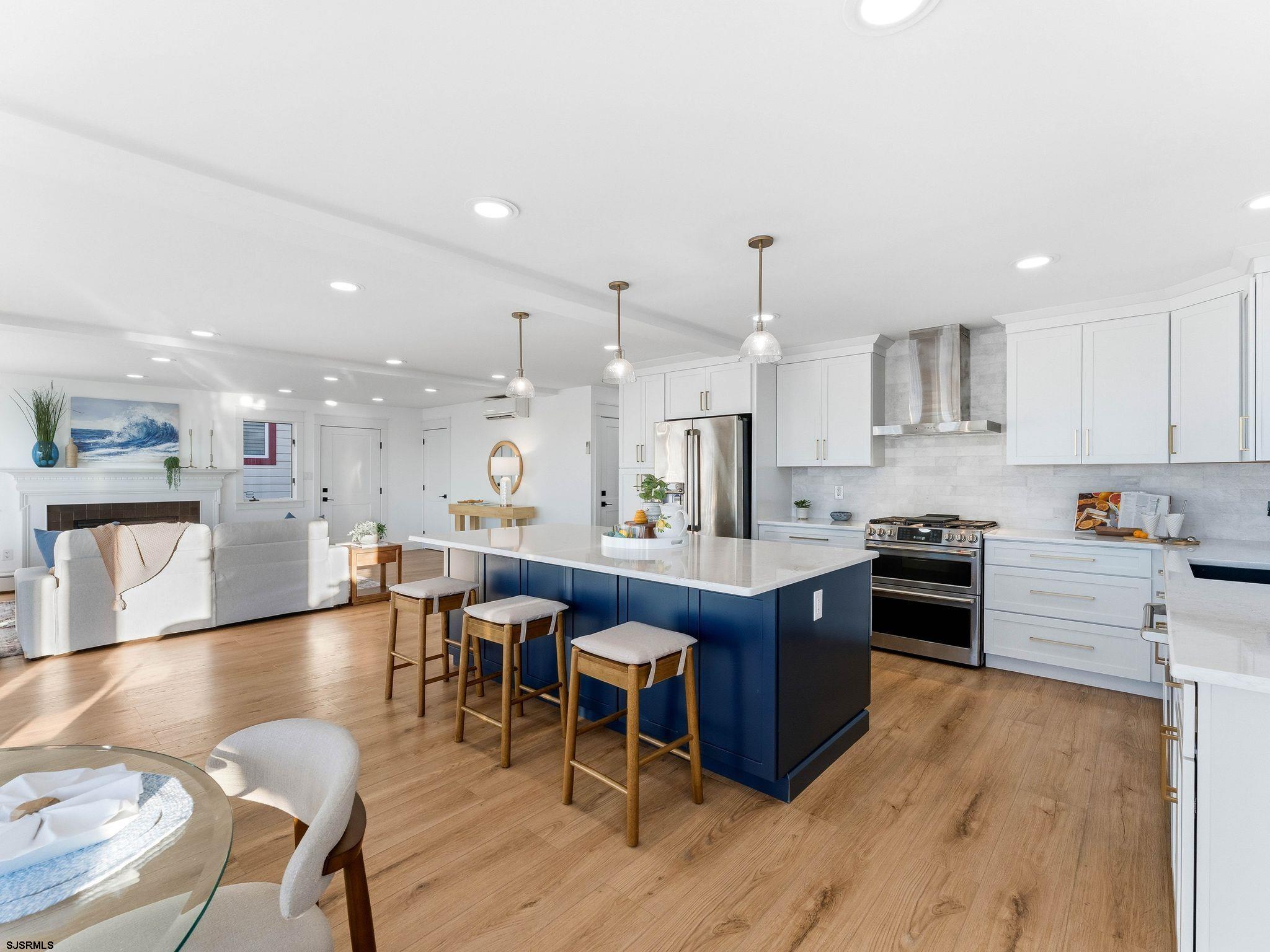 195 W 17th Street Unit: 1