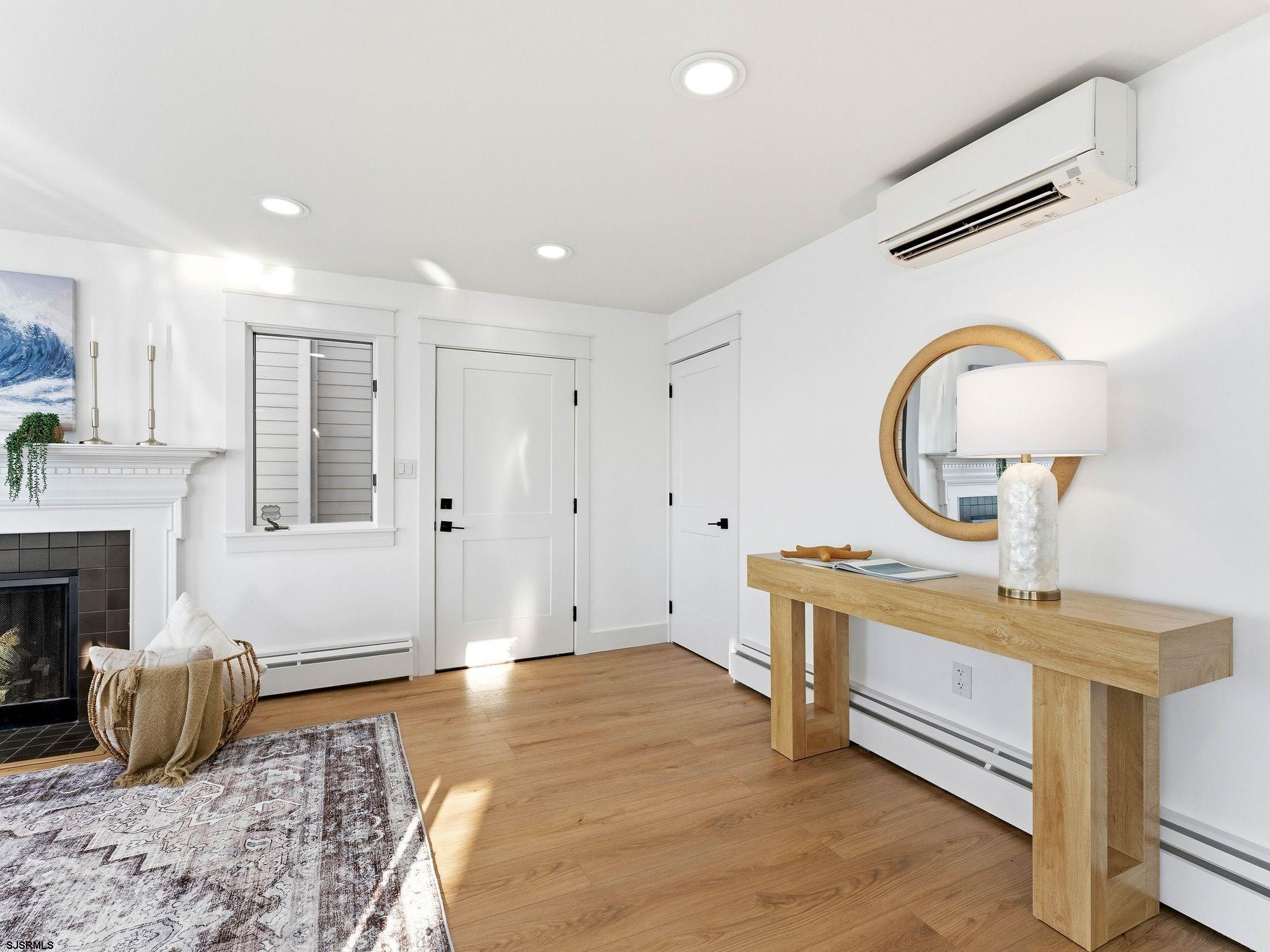 195 W 17th Street Unit: 1