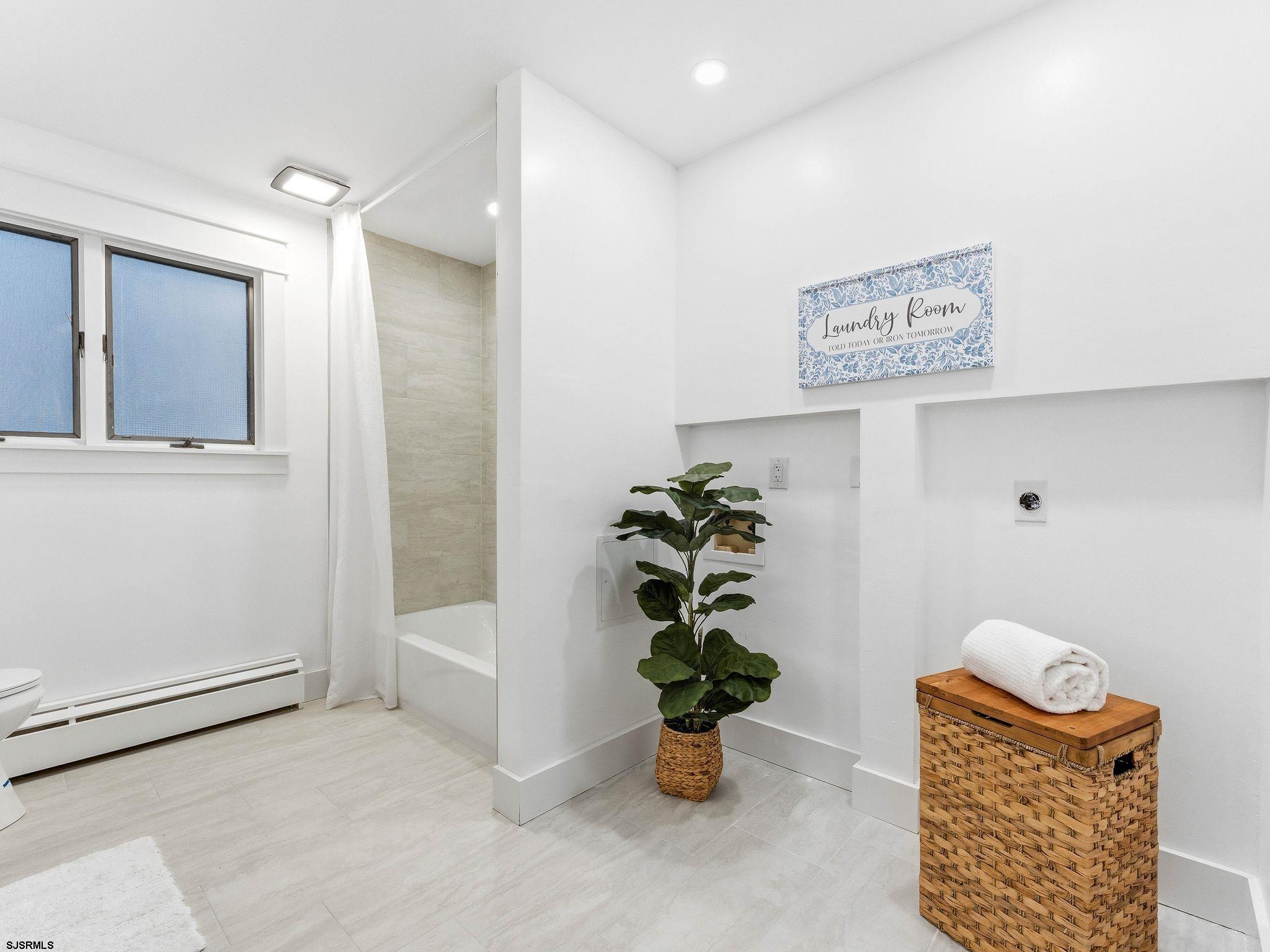 195 W 17th Street Unit: 1