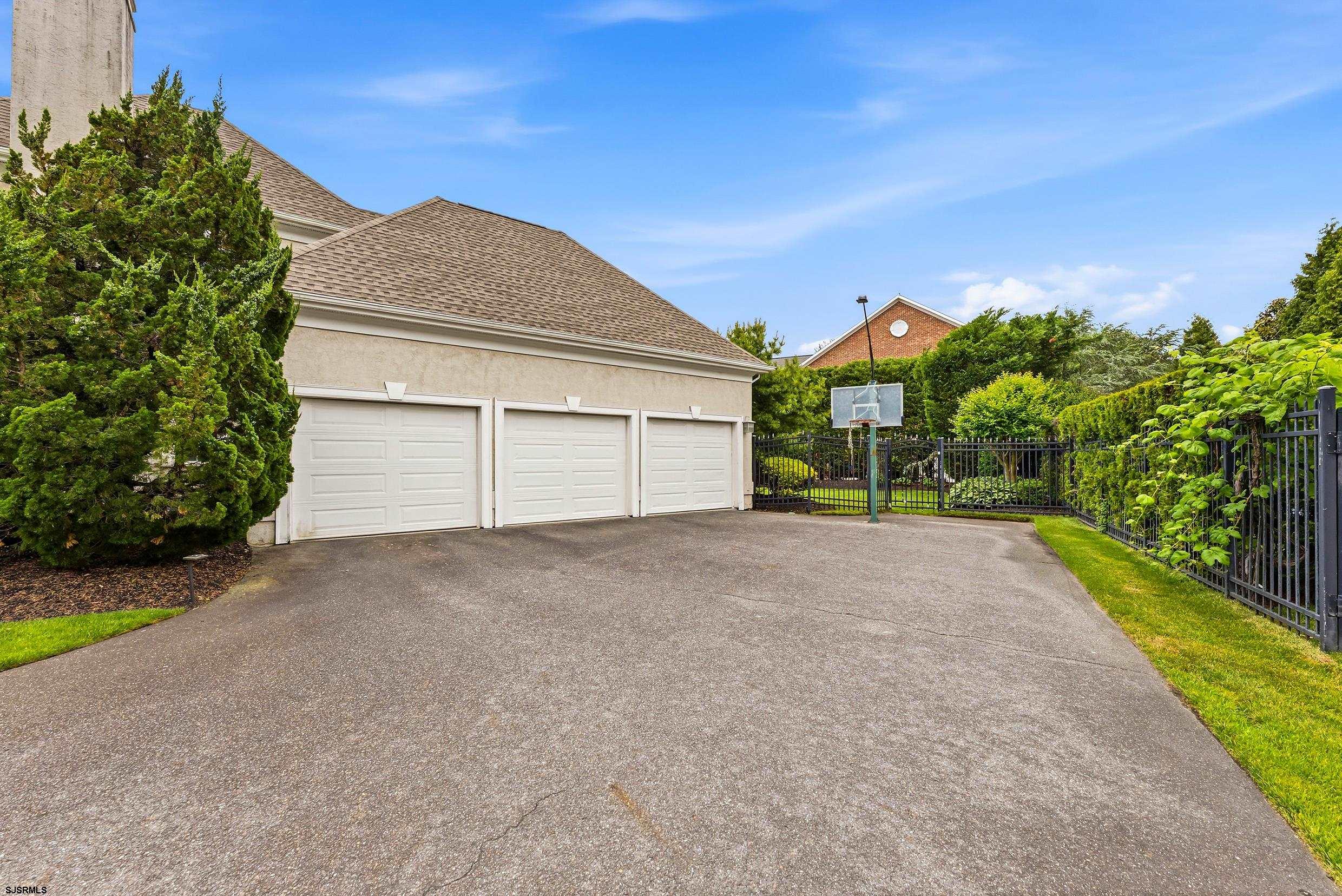 1 Rose Ln