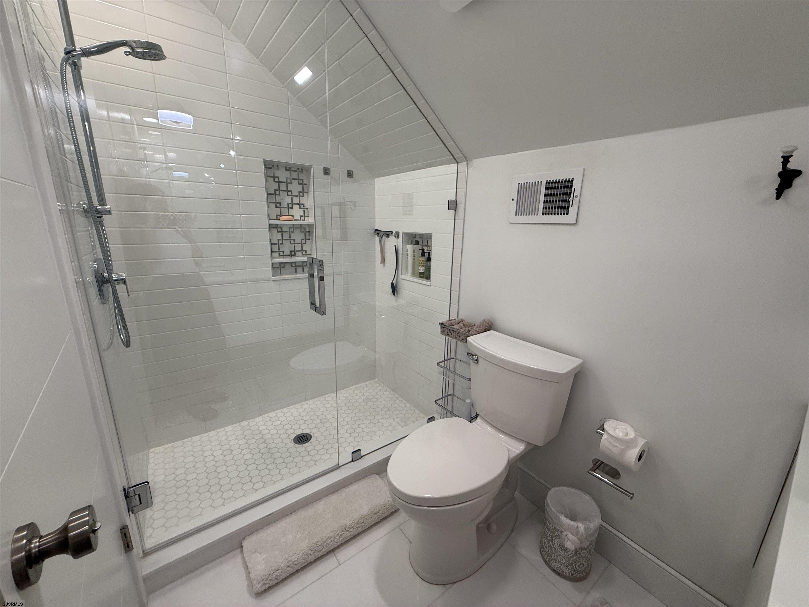 4 Brunswick Ct