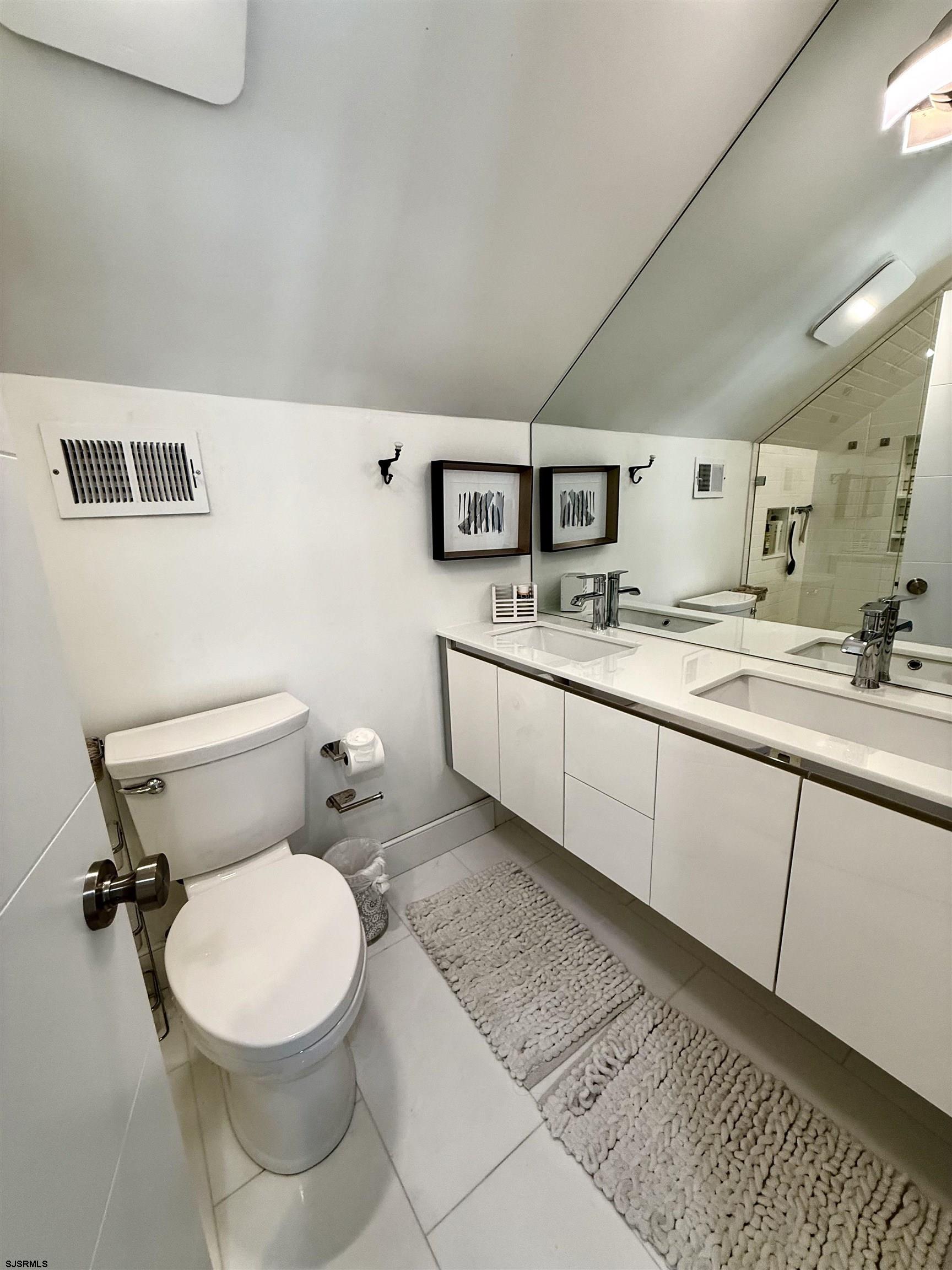 4 Brunswick Ct