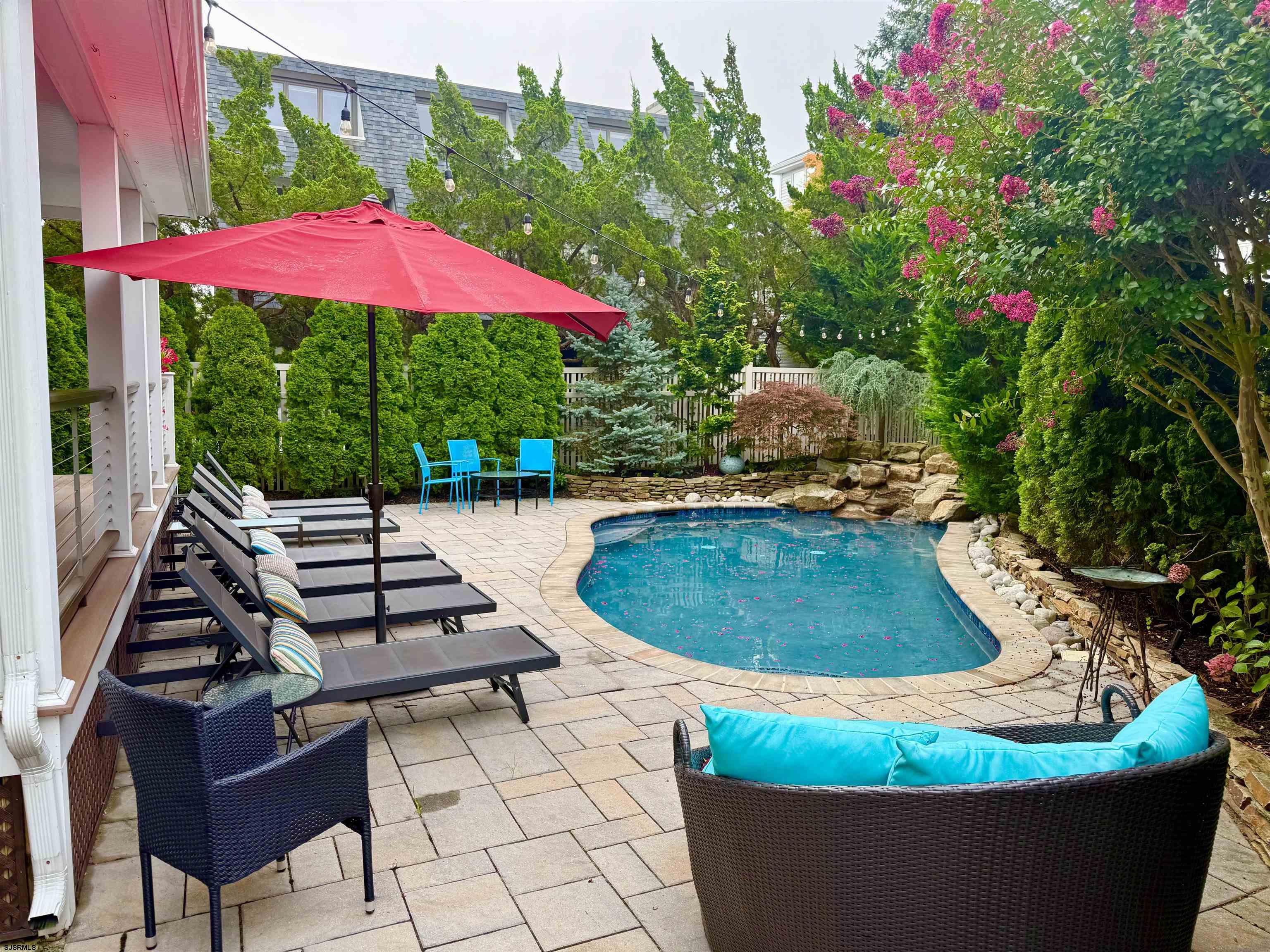 4 Brunswick Ct