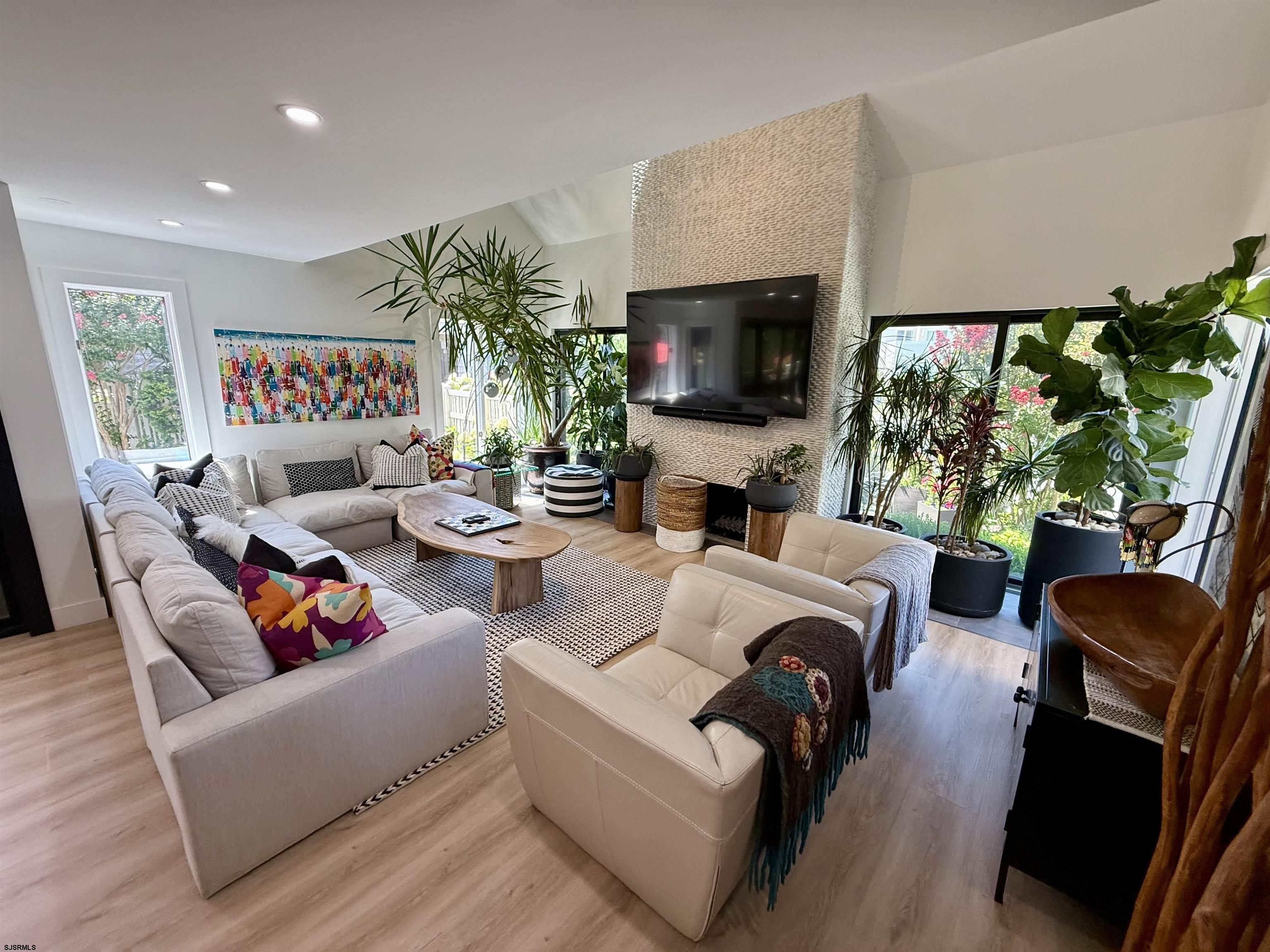 4 Brunswick Ct