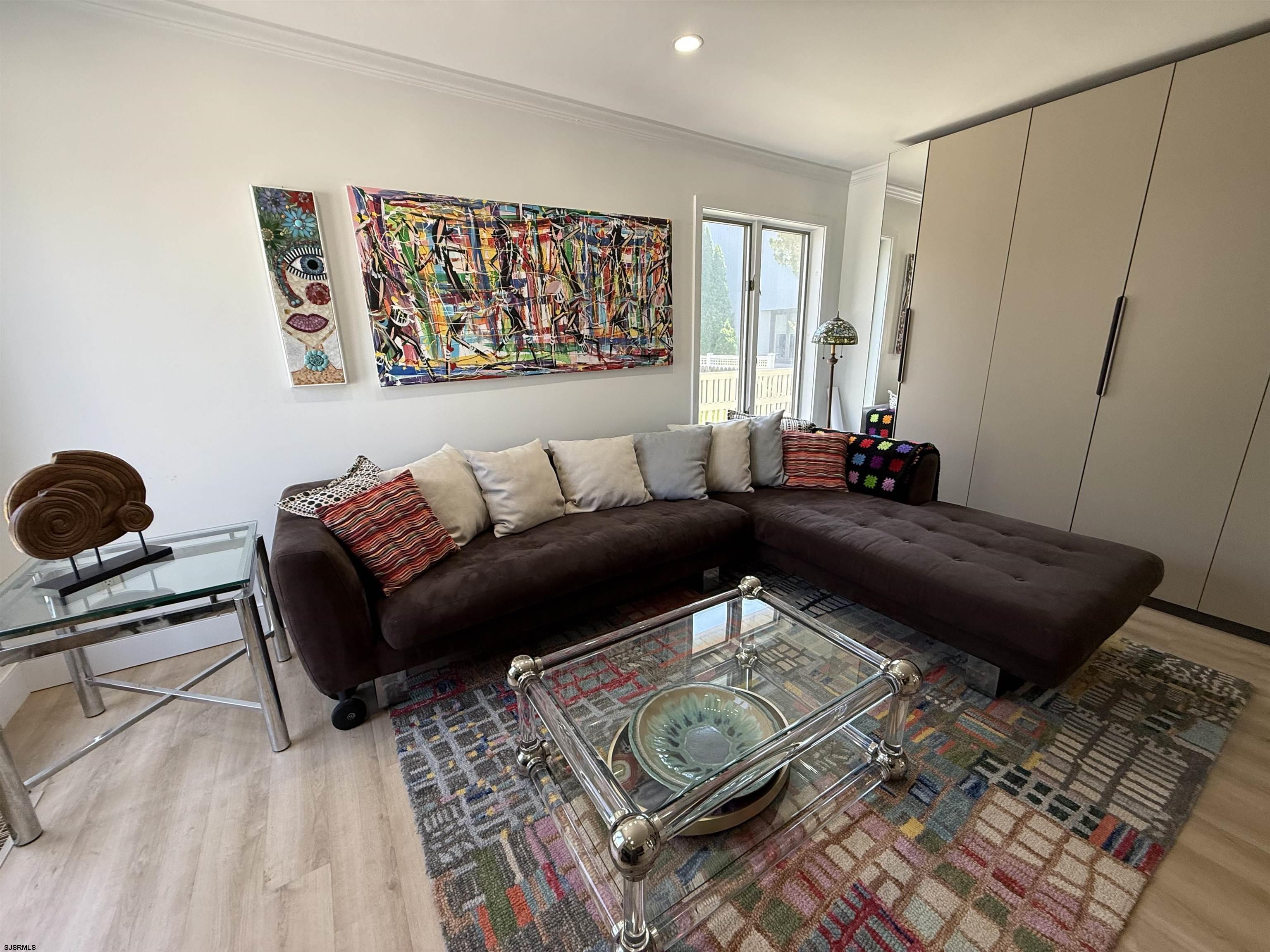 4 Brunswick Ct