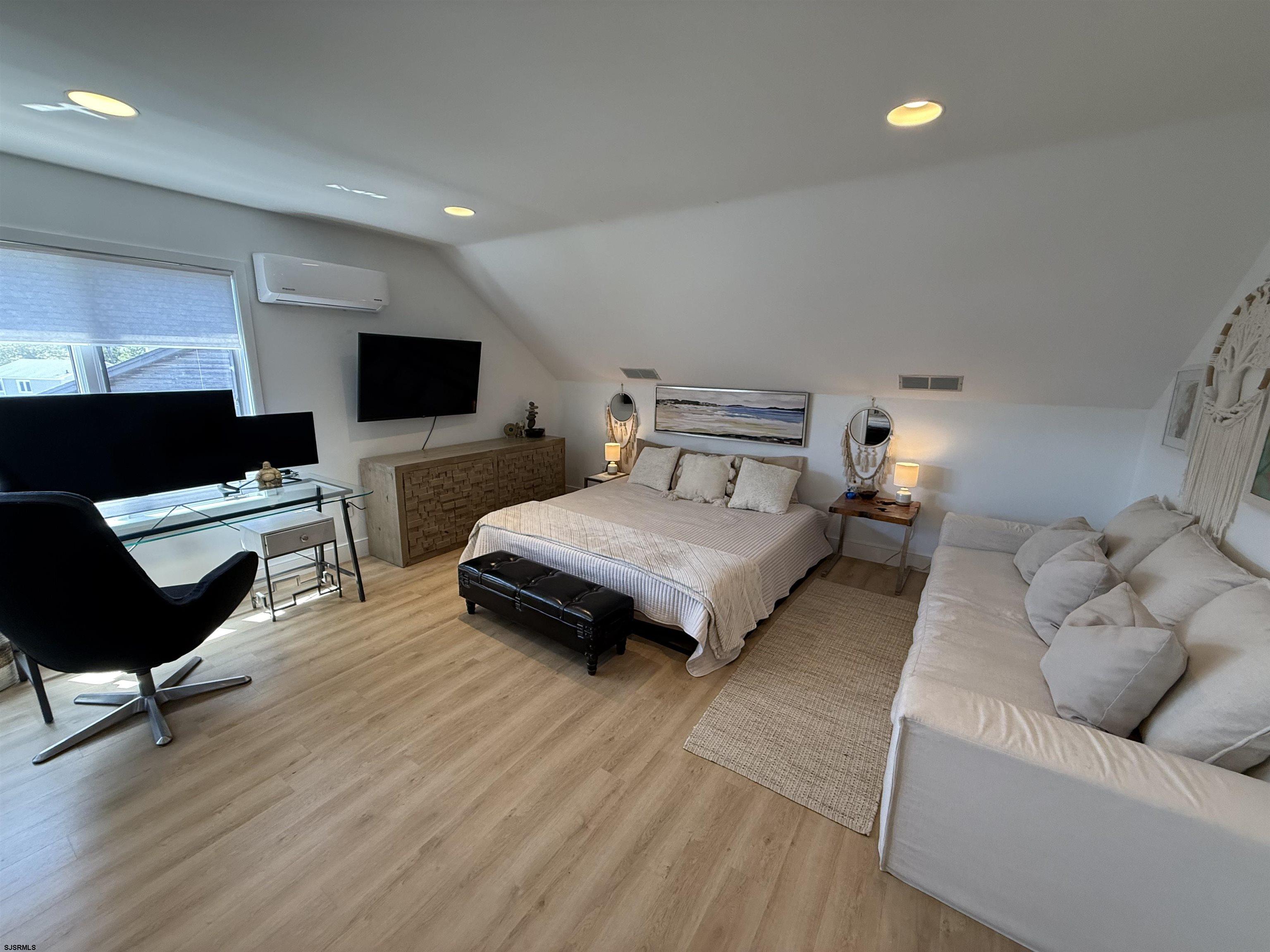 4 Brunswick Ct