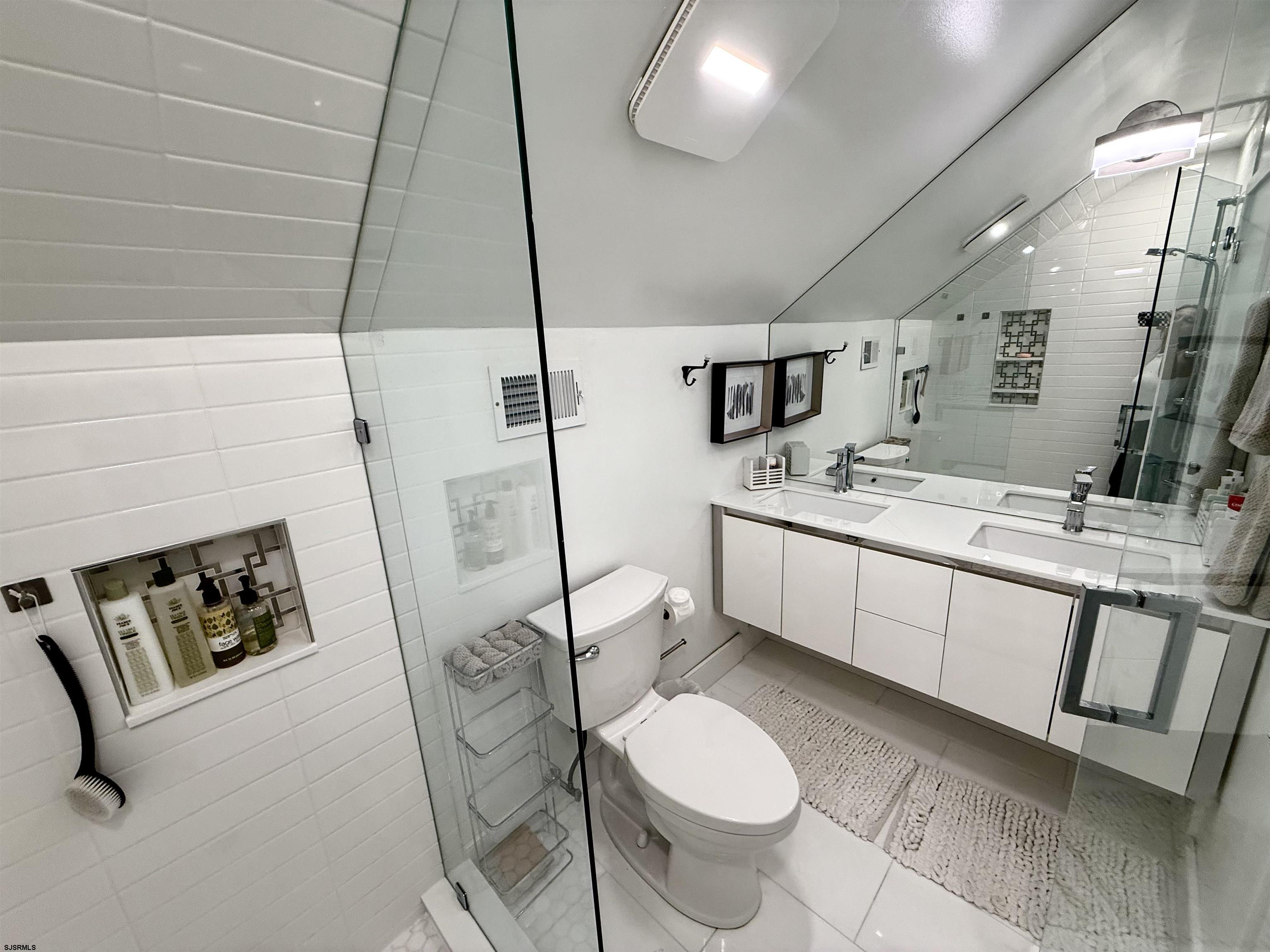4 Brunswick Ct