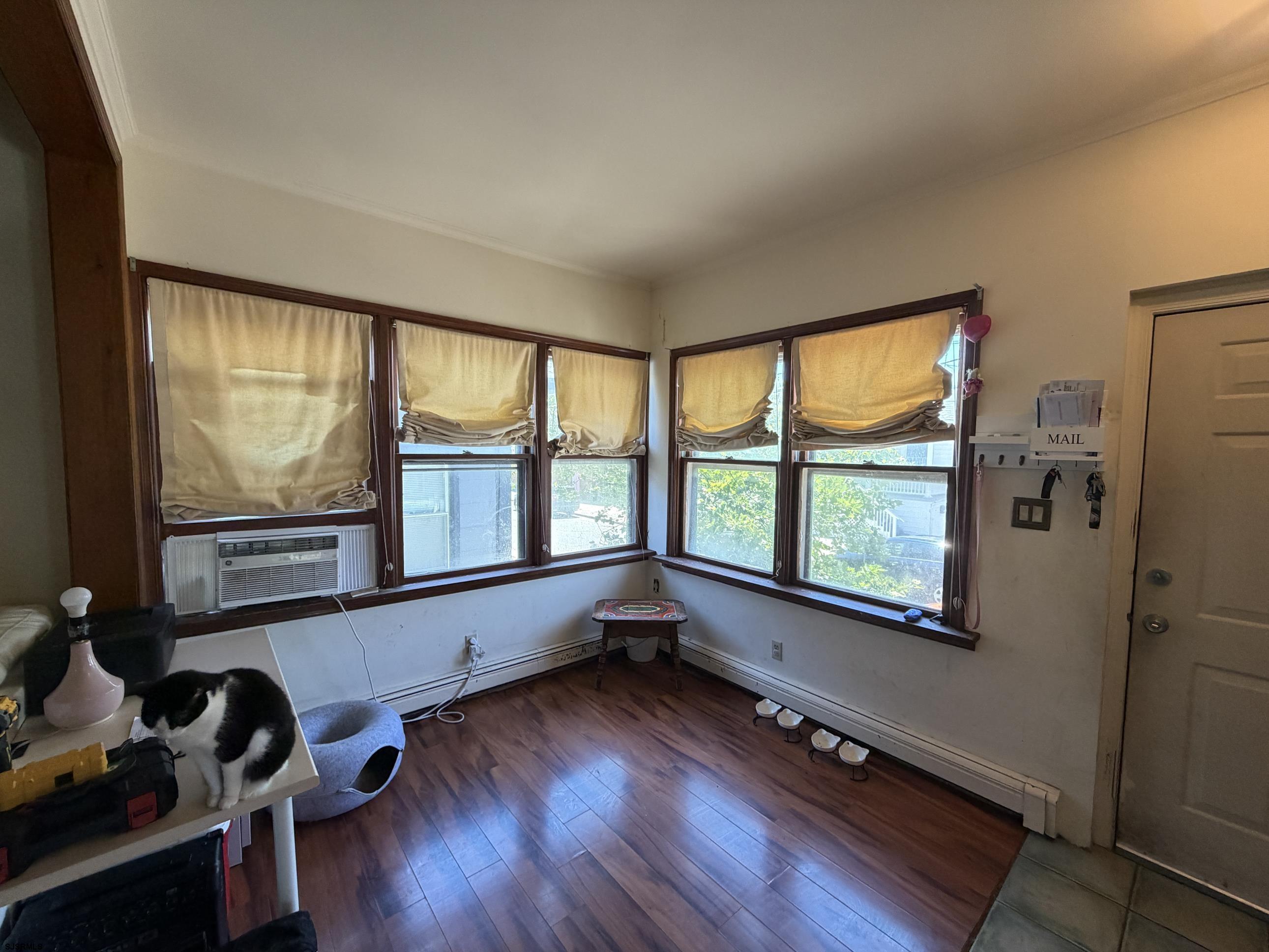 5 N Hillside Ave
