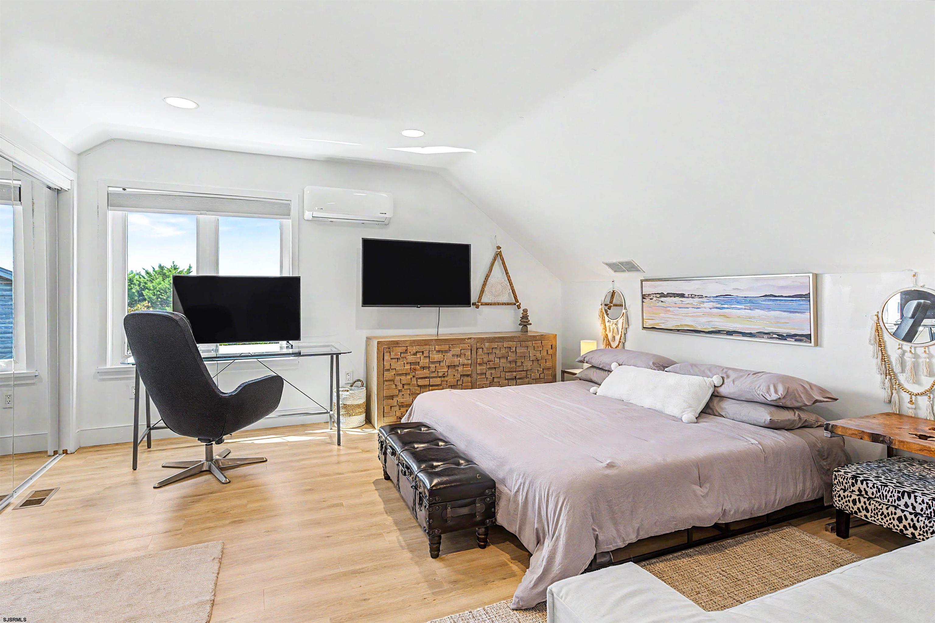 4 Brunswick Ct
