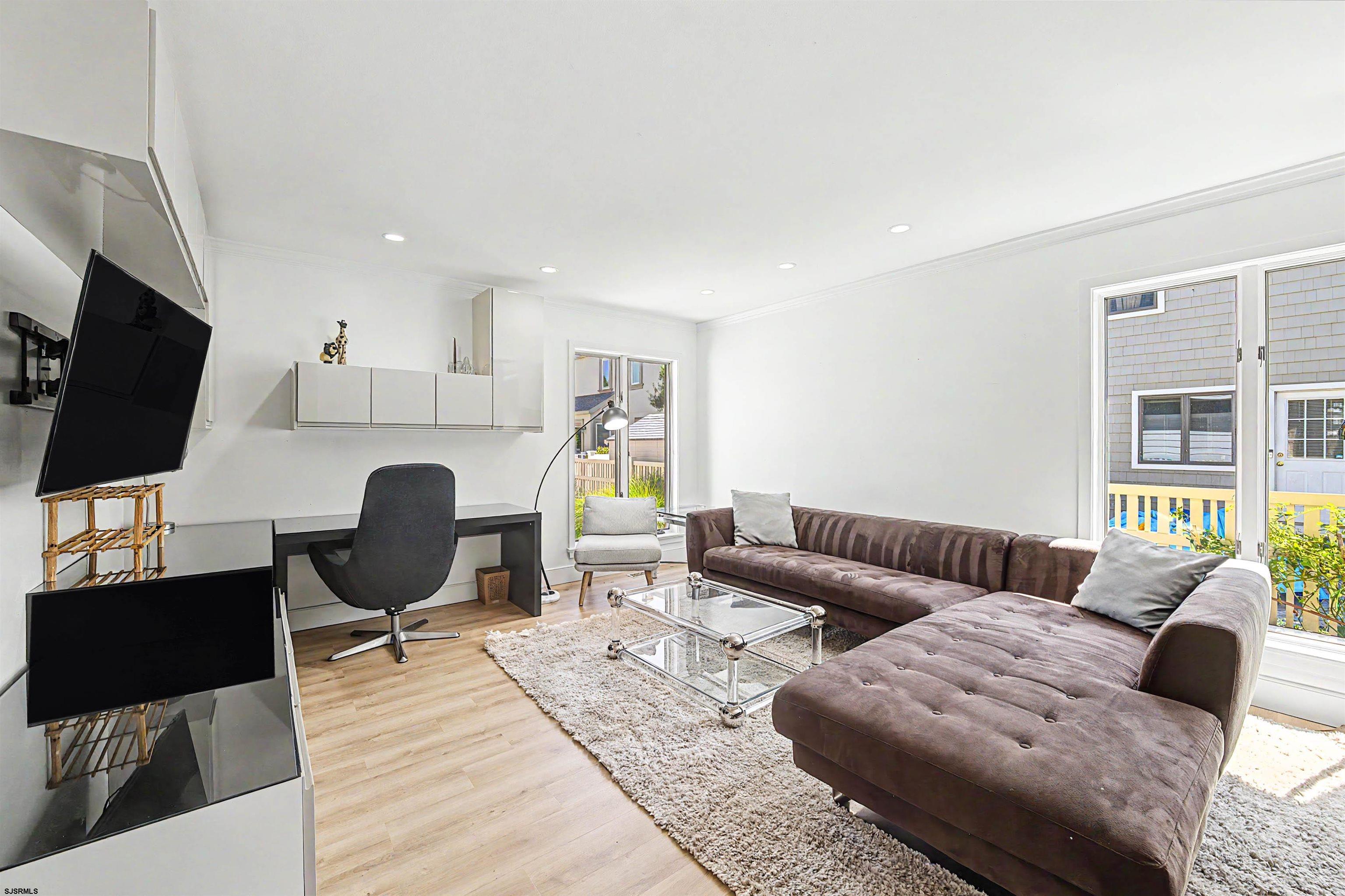 4 Brunswick Ct